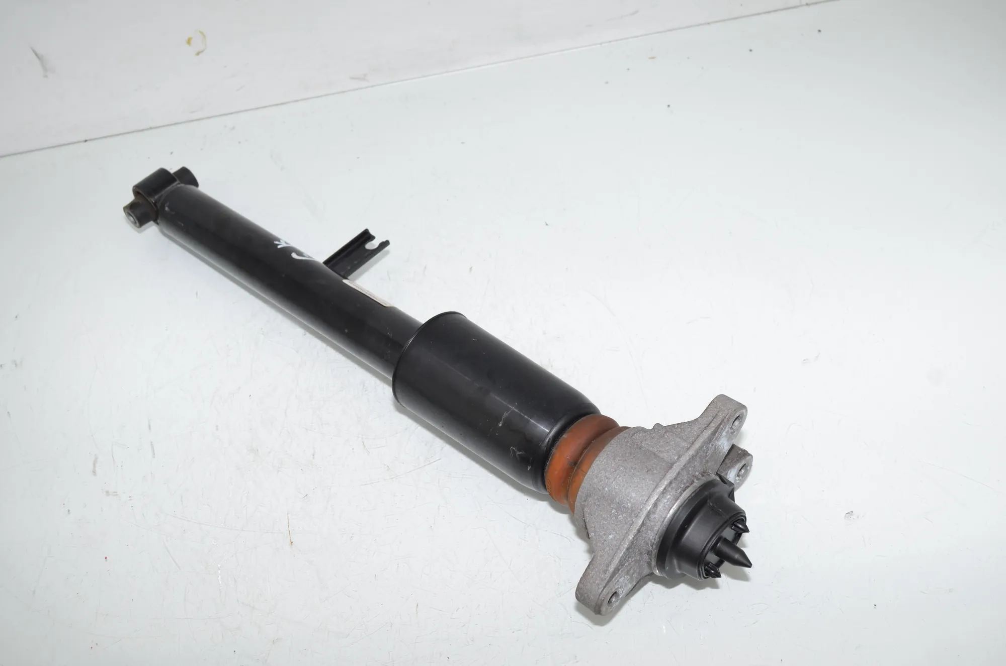 Rear Left Shock Absorber – OEM 6879319 · BMW 3 Touring (G21) (2019 - -) 320 i 2023 – 3