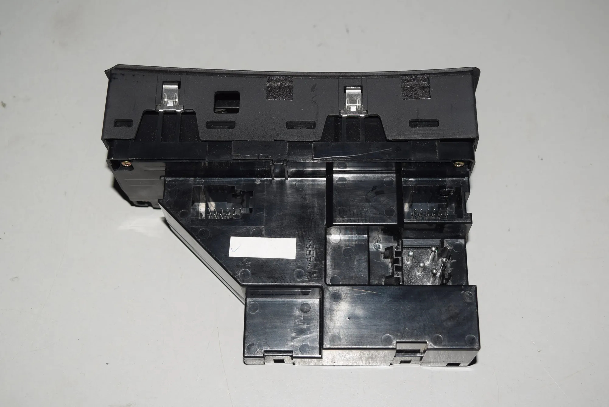 Front Left Door Window Switch – OEM 6925700 · BMW X5 (E53) 4.6 is 2003 – 4