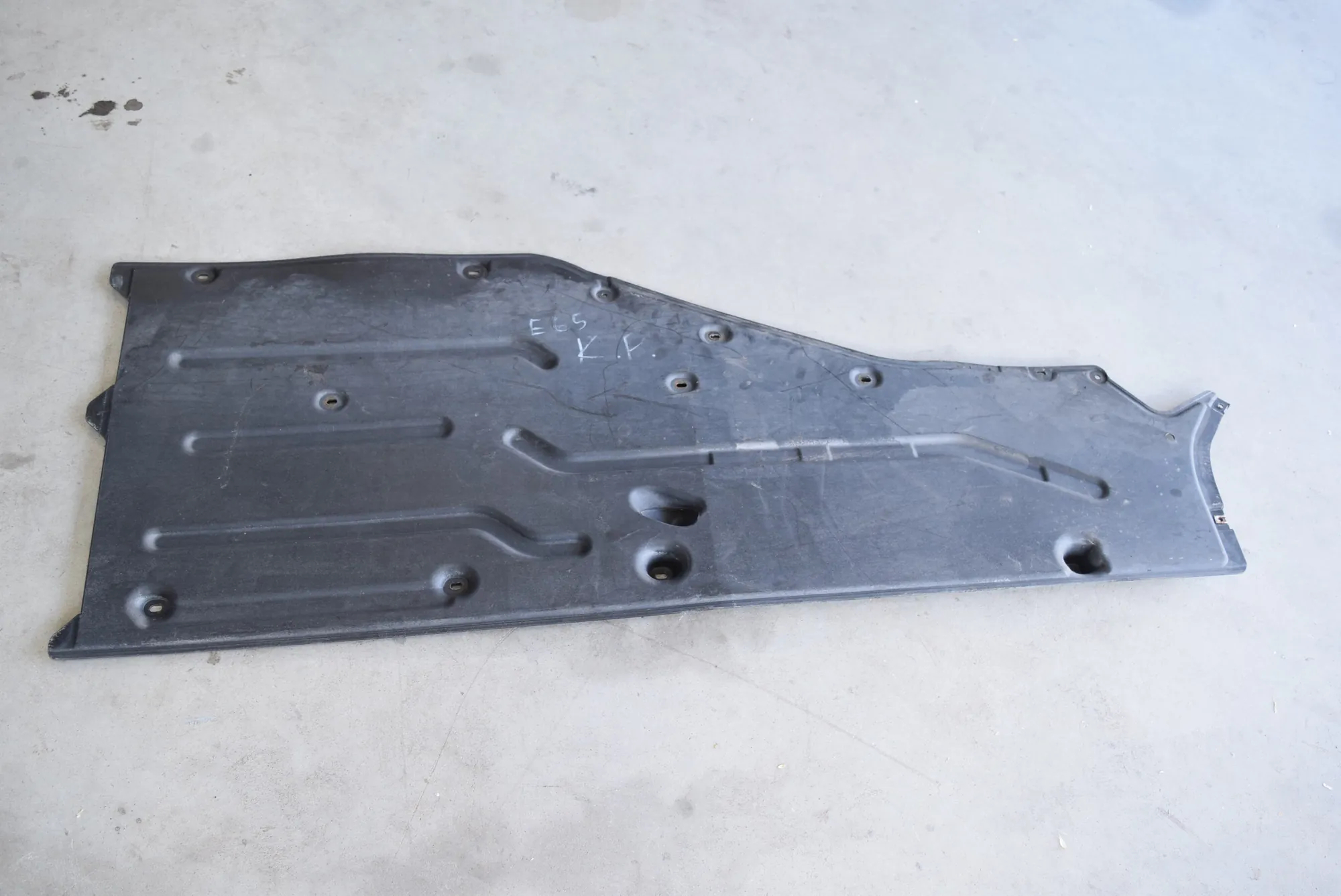Left Side Underbody Cover – OEM 7020533 · BMW 7 (E65, E66, E67) BMW 7 (E65, E66, E67) 2002
