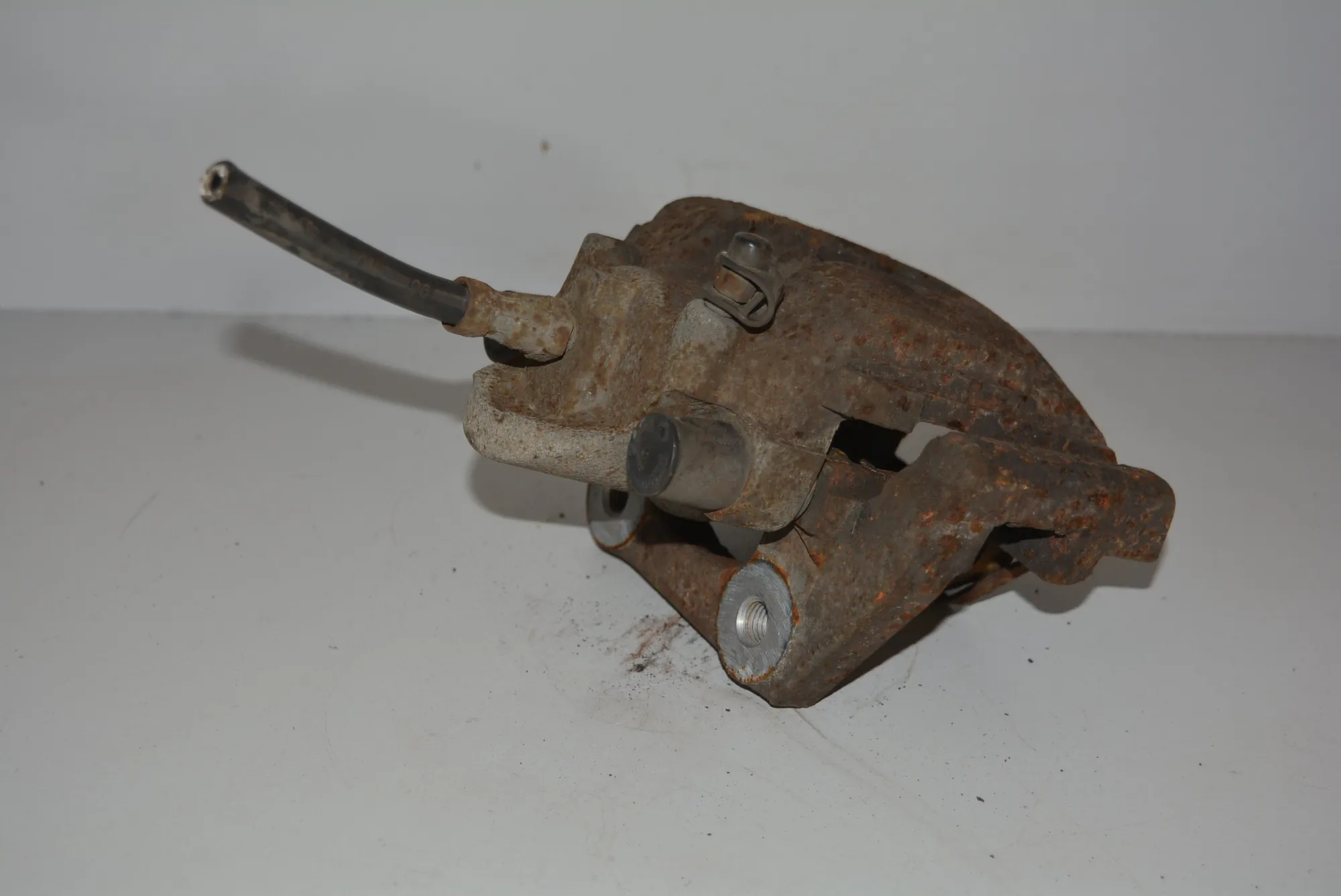 Rear Right Brake Caliper · BMW 7 (E65, E66, E67) BMW 7 (E65, E66, E67) 745 i, Li 2002 – 3
