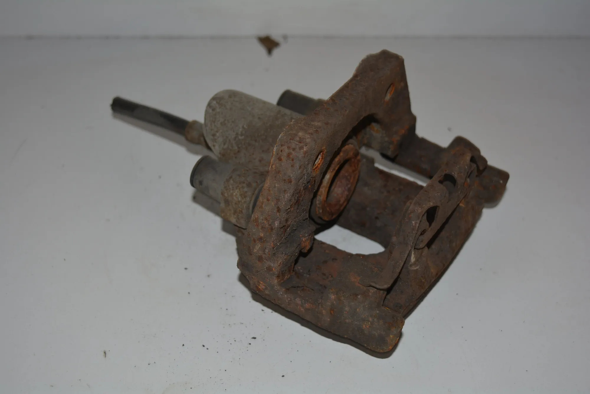 Rear Right Brake Caliper · BMW 7 (E65, E66, E67) BMW 7 (E65, E66, E67) 745 i, Li 2002 – 7