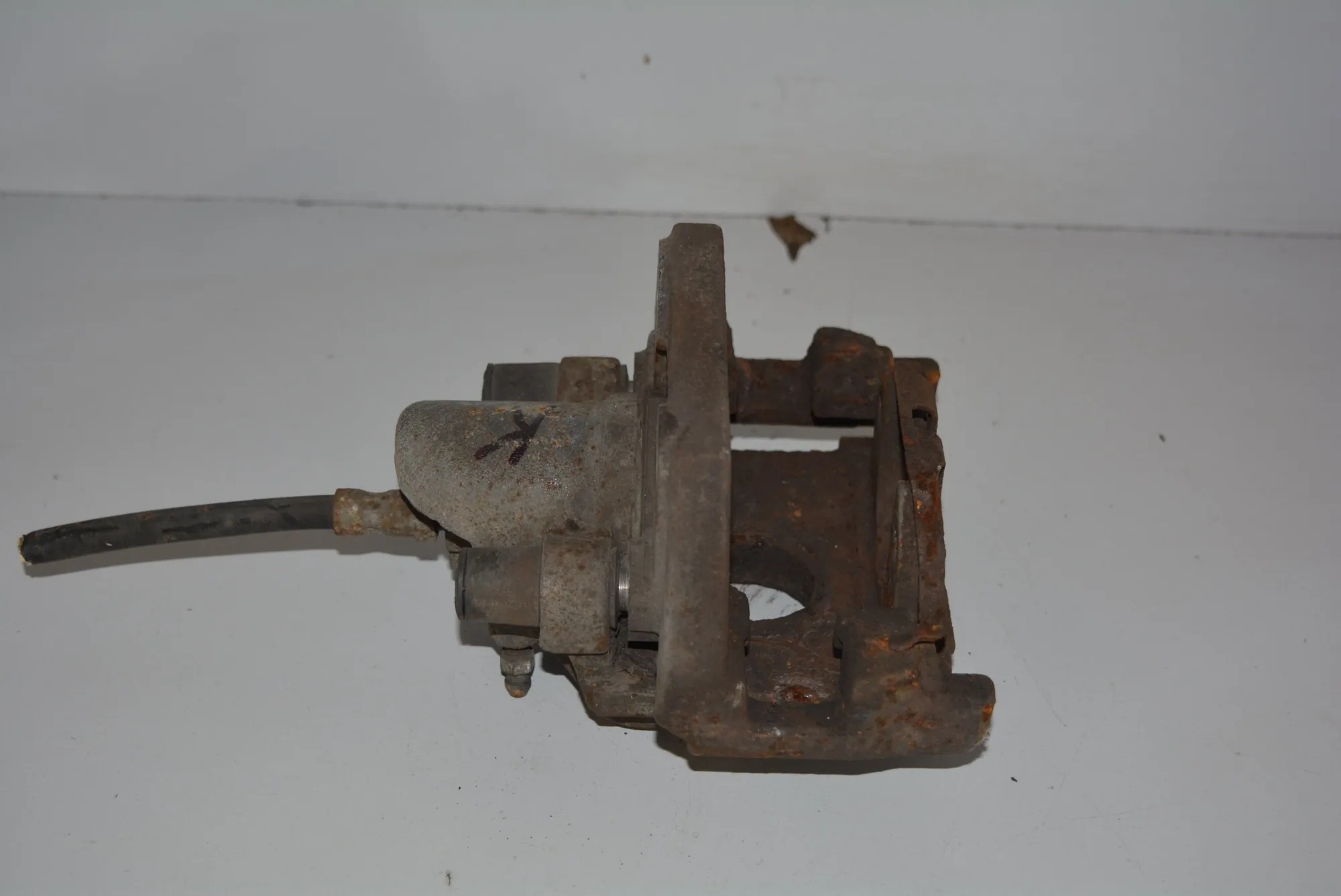 Rear Left Brake Caliper · BMW 7 (E65, E66, E67) BMW 7 (E65, E66, E67) 745 i, Li 2002 – 2