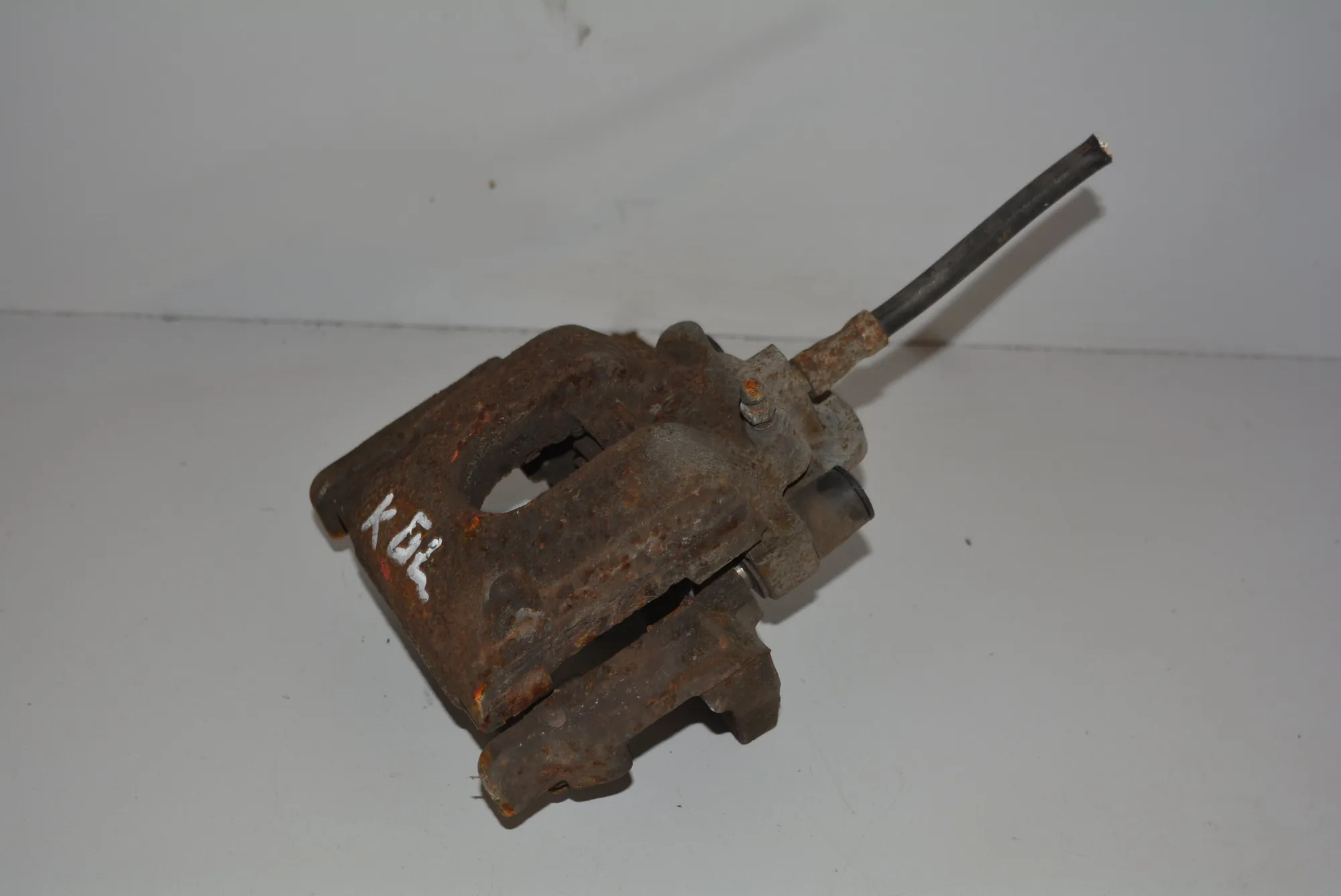 Rear Left Brake Caliper · BMW 7 (E65, E66, E67) BMW 7 (E65, E66, E67) 745 i, Li 2002 – 4