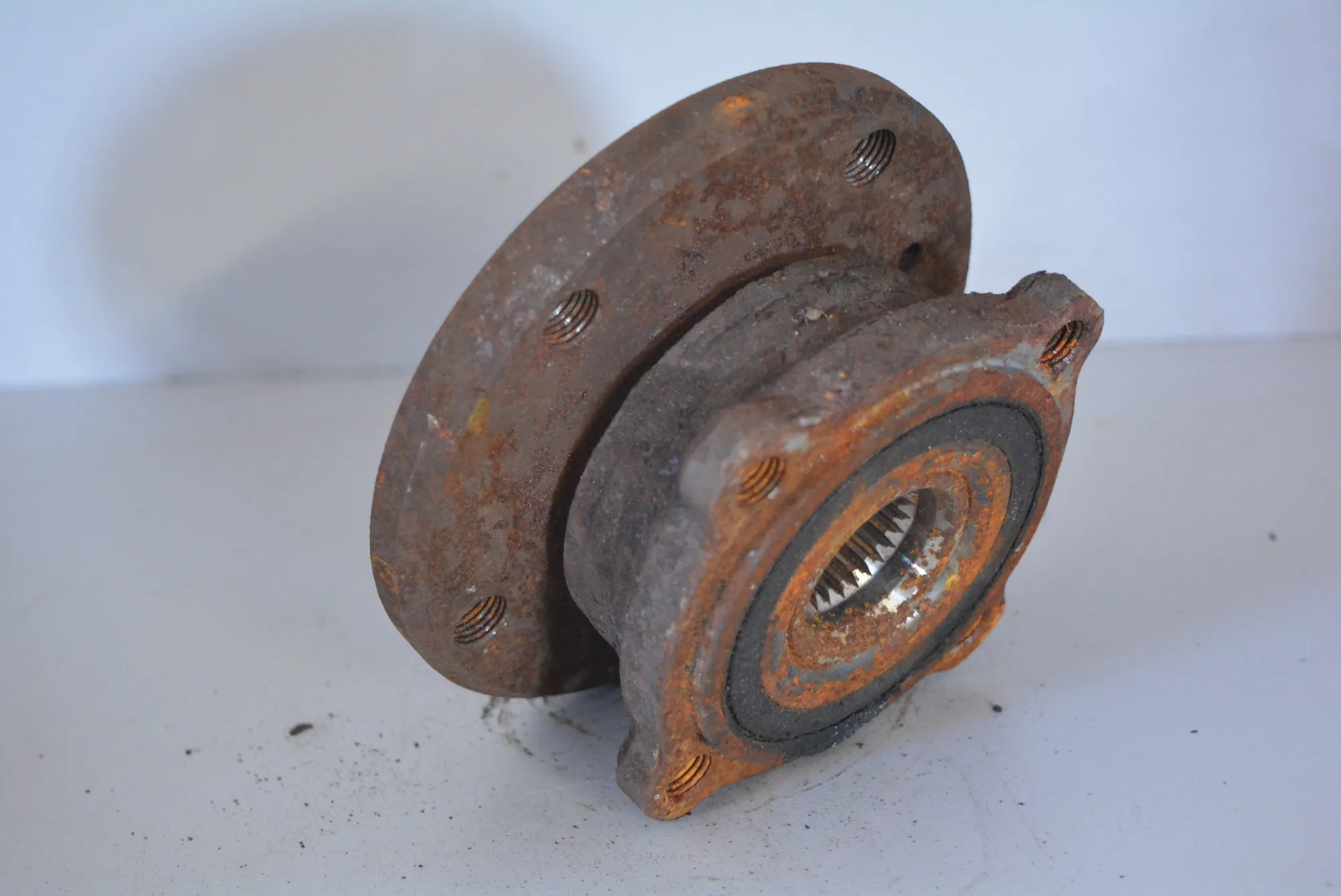 Rear Left Wheel Bearing · BMW 7 (E65, E66, E67) BMW 7 (E65, E66, E67) 745 i, Li 2002
