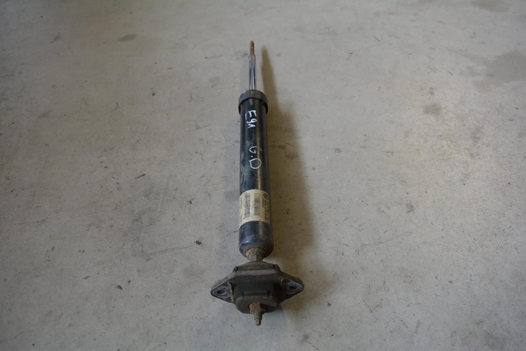 Rear Right Shock Absorber – OEM 6772927 · BMW 3 Touring (E91) BMW 3 Touring (E91) 2009