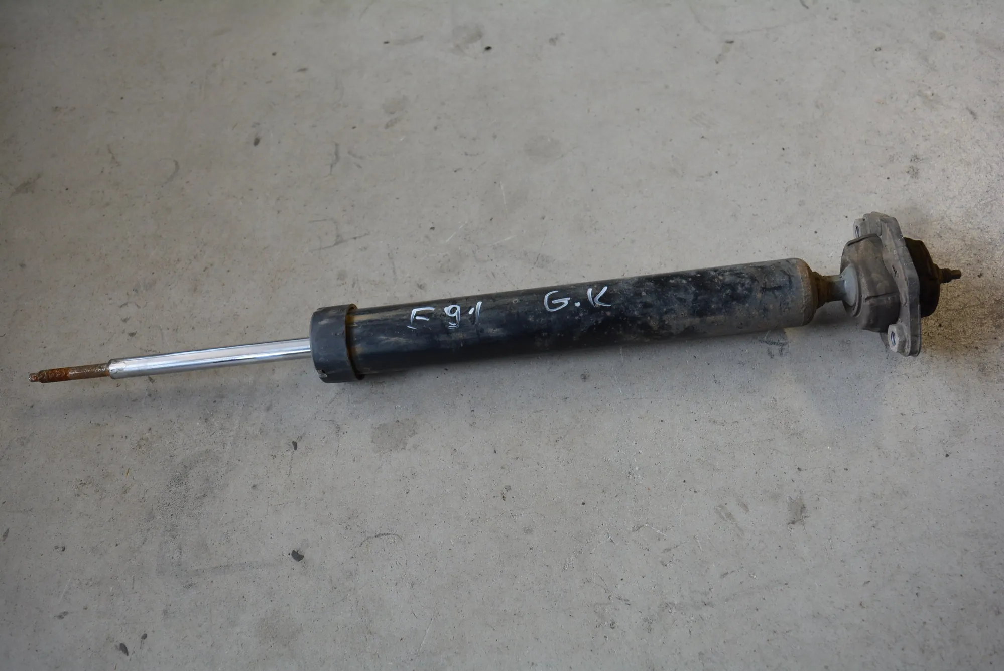 Rear Left Shock Absorber – OEM 6772927 · BMW 3 Touring (E91) BMW 3 Touring (E91) 2009 – 2