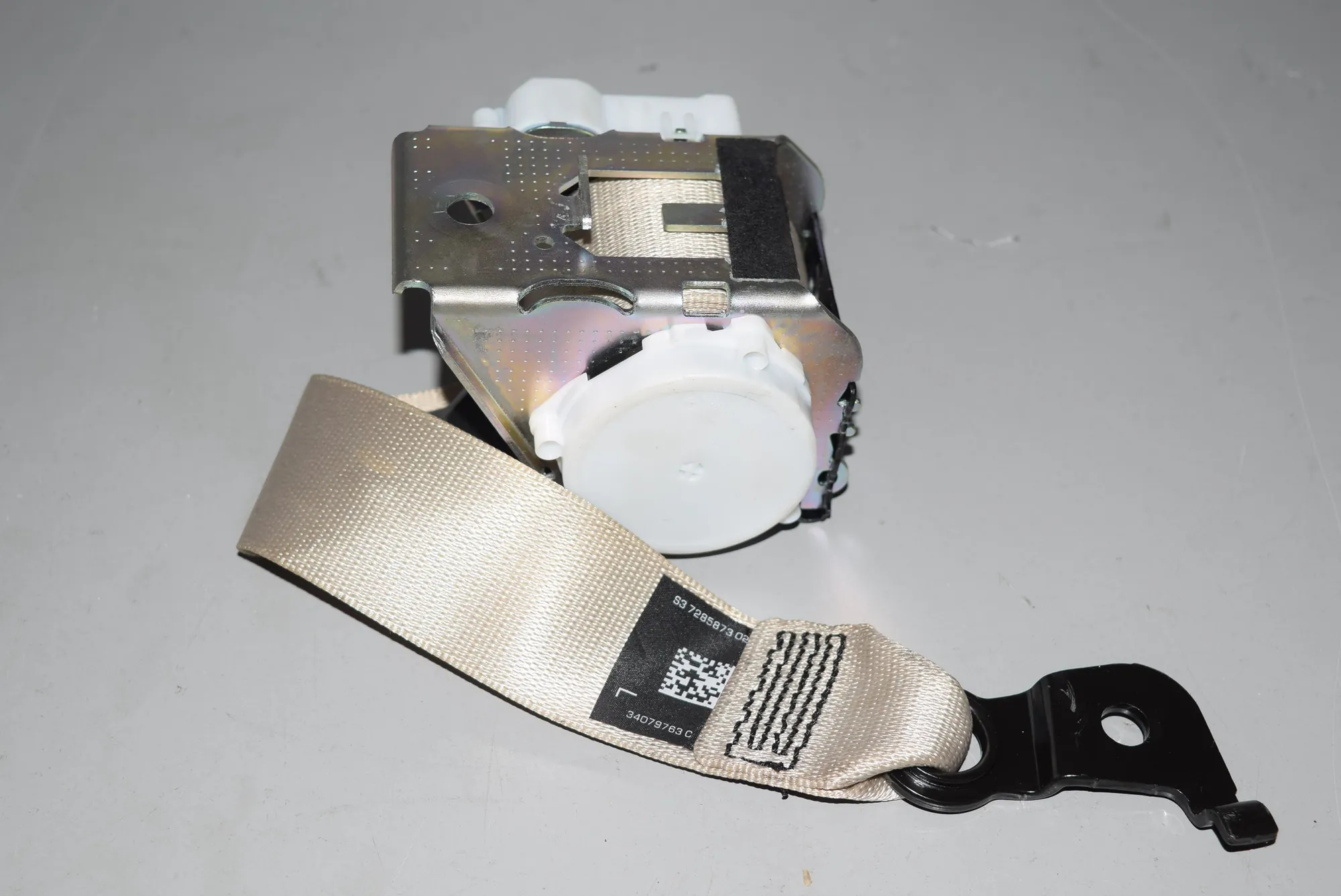 Rear Left Seatbelt – OEM 7285873 · BMW 5 Touring (F11) BMW 5 Touring (F11) 2013 – 2
