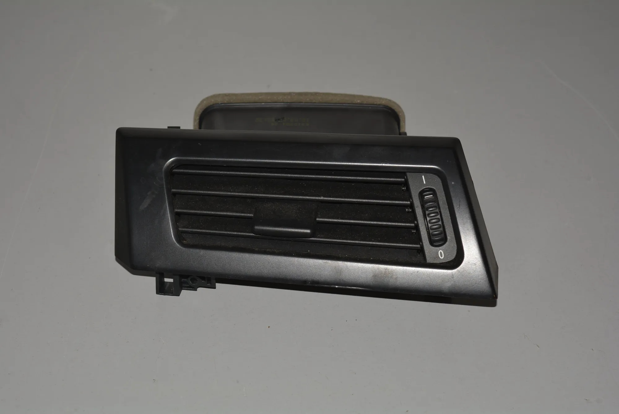 Dashboard Air Vents – OEM 6910731 · BMW 5 (E60) BMW 5 (E60) 2003 – 2