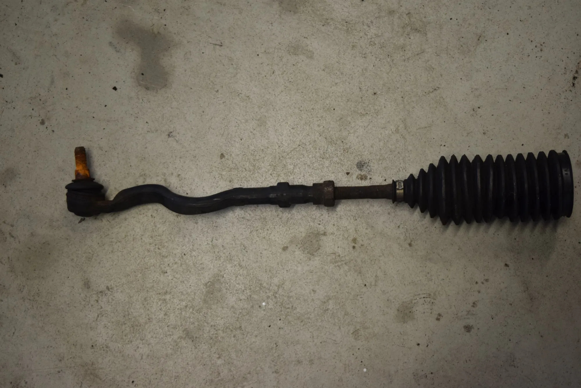 Right Side Steering Tie Rod · BMW 3 (E46) BMW 3 (E46) 2001
