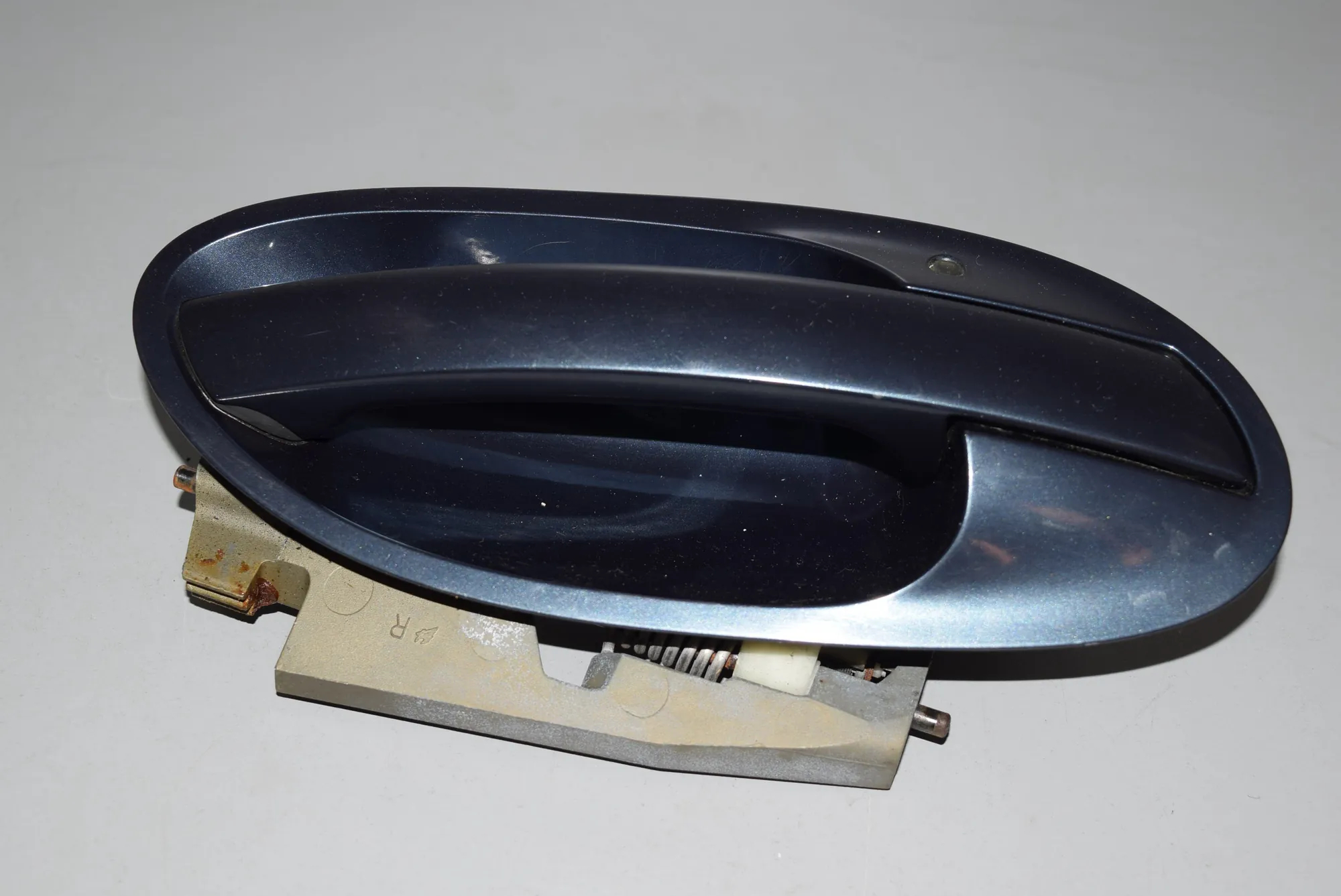 Rear Right Door Exterior Handle · BMW 7 (E65, E66, E67) BMW 7 (E65, E66, E67) 735 i, Li 2001