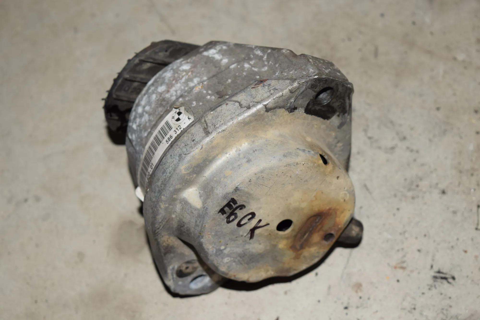 Right Side Engine Mount – OEM 6774620 · BMW 5 (E60) BMW 5 (E60) 530 d 2004 – 2