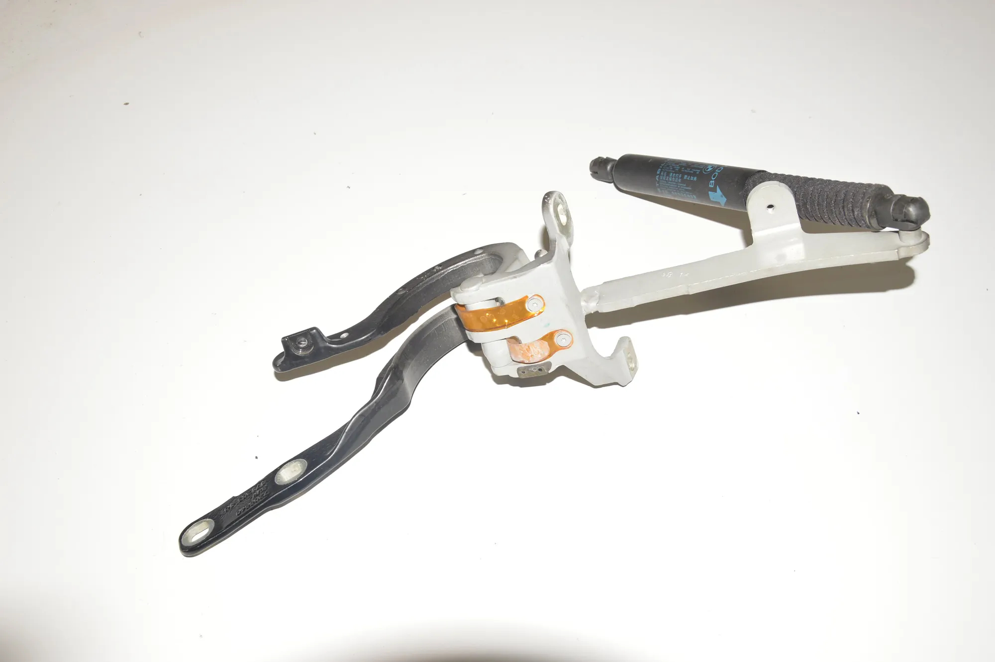 Right Side Bootlid Hinge – OEM 7210557 · BMW 5 Touring (F11) 525 d xDrive 2014