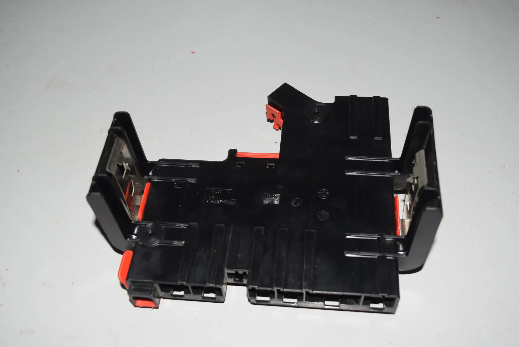 Fuse Box – OEM 10688710 · BMW 5 Touring (F11) 525 d xDrive 2014