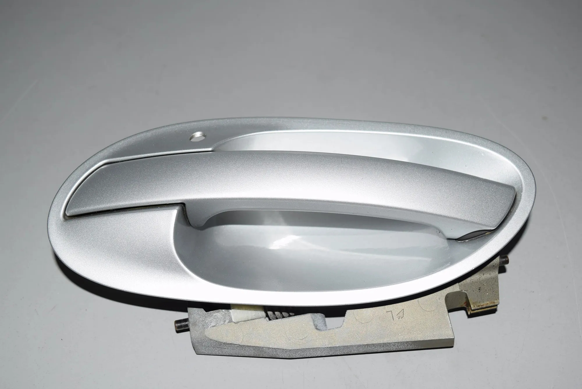 Rear Left Door Exterior Handle · BMW 7 (E65, E66, E67) BMW 7 (E65, E66, E67) 745 i 2002
