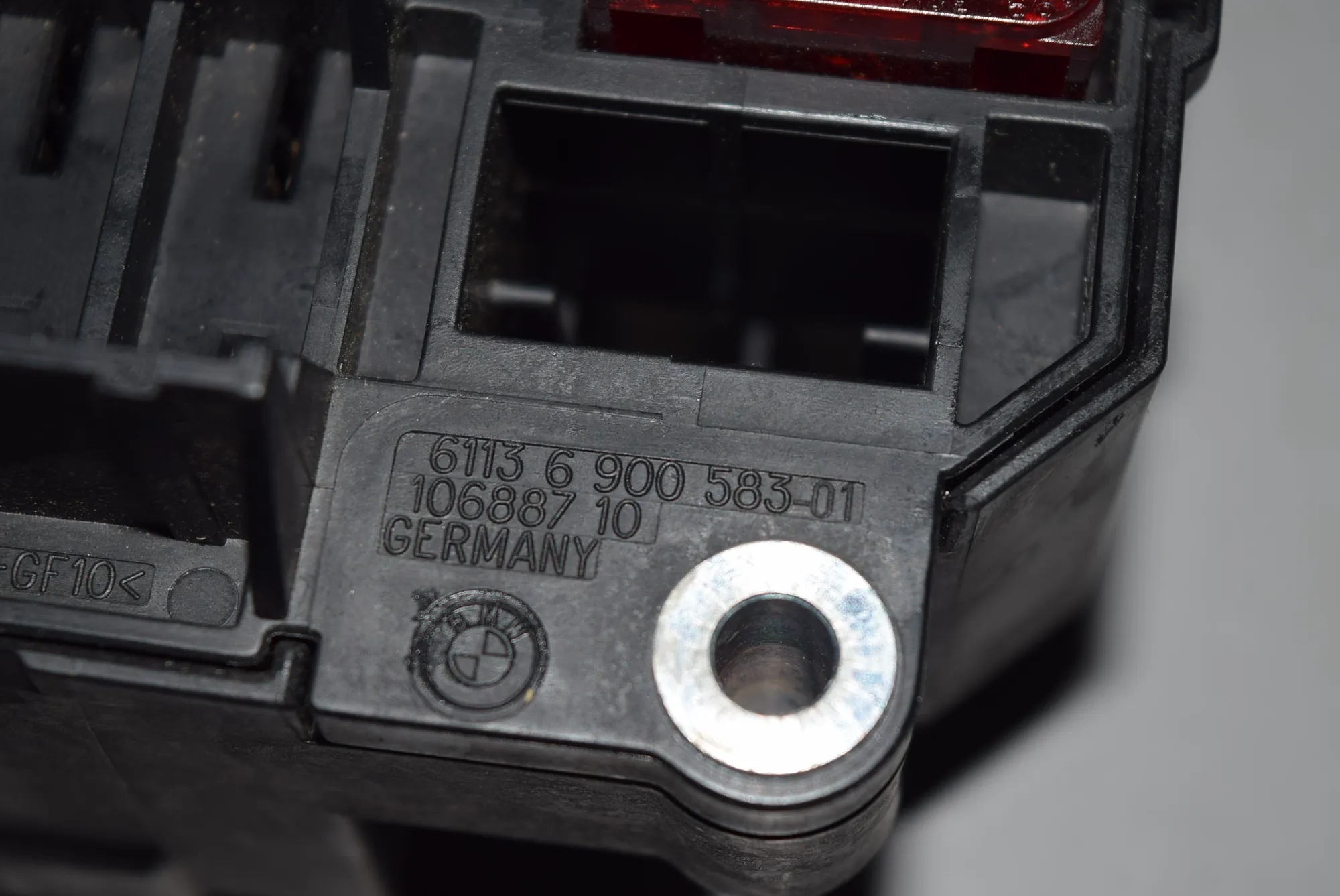 Fuse Box – OEM 6900583 · BMW 7 (E65, E66, E67) BMW 7 (E65, E66, E67) 745 i 2002 – 2