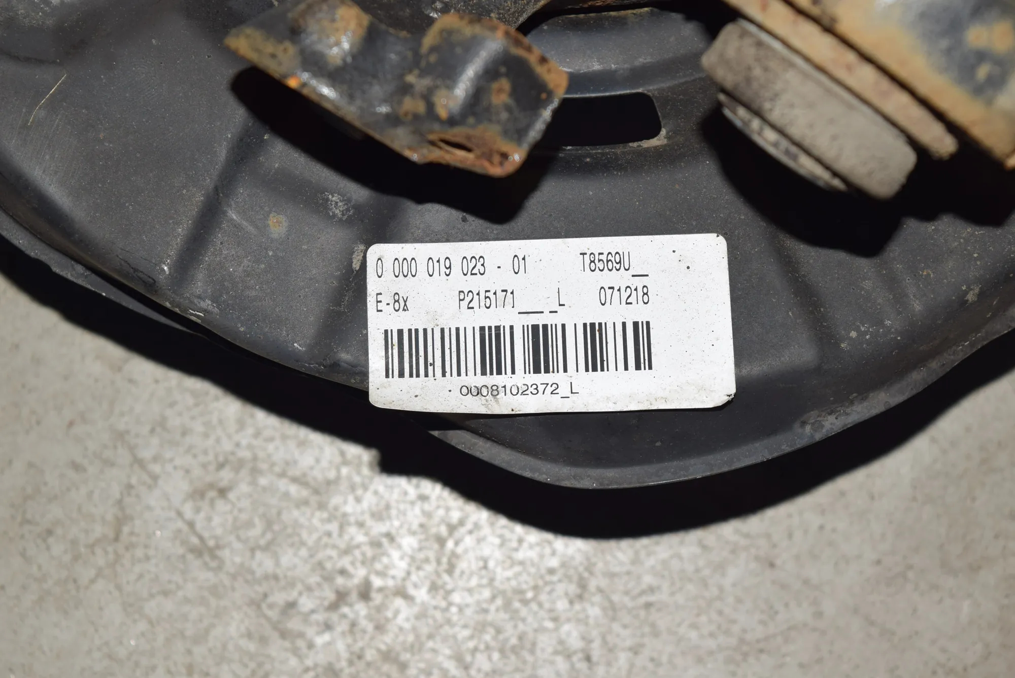 Rear Left Wheel Hub Spindle · BMW X1 (E84) BMW X1 (E84) 2012