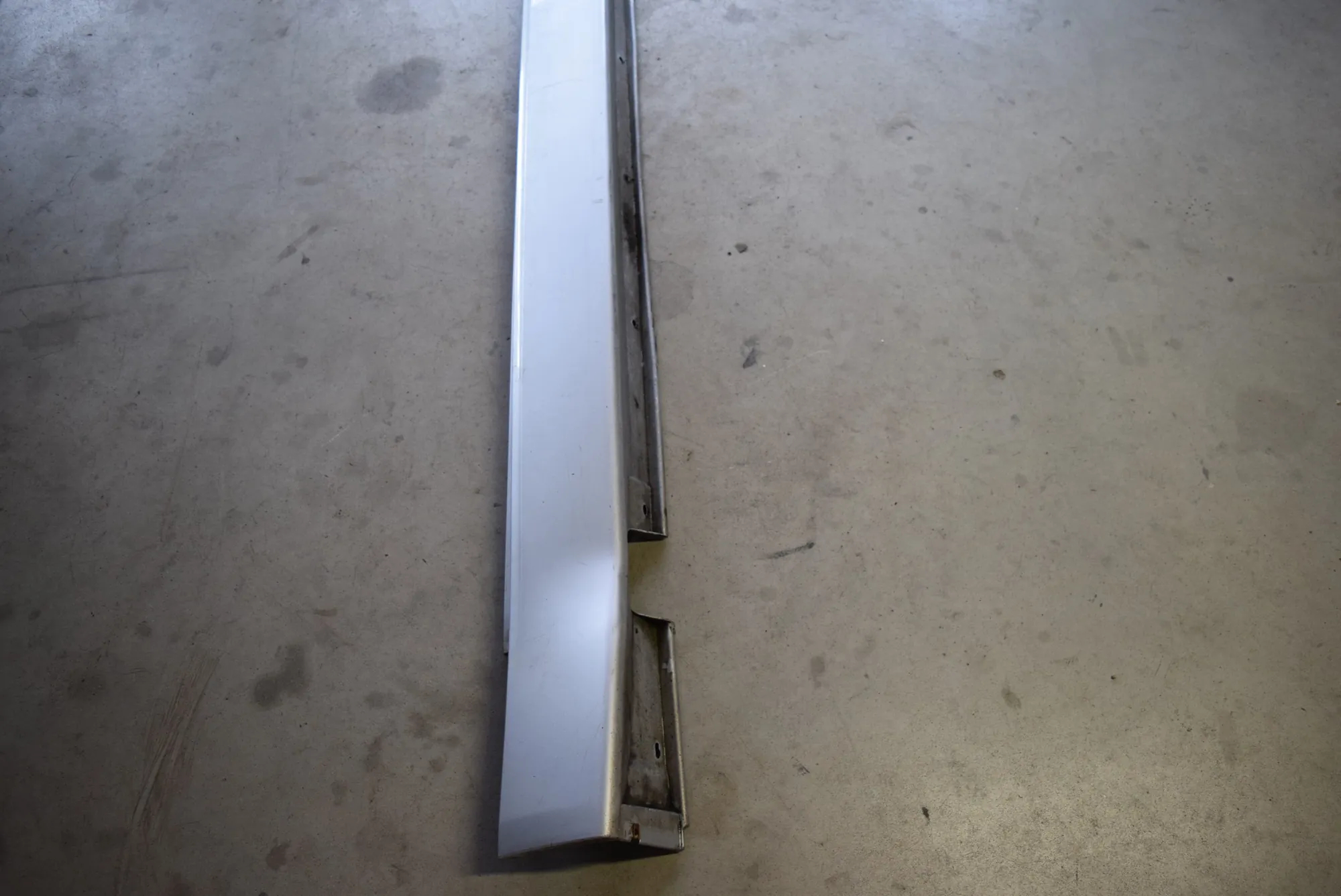 Left Side Plastic Sideskirt Cover – OEM 7034633 · BMW 7 (E65, E66, E67) BMW 7 (E65, E66, E67) 745 i 2002
