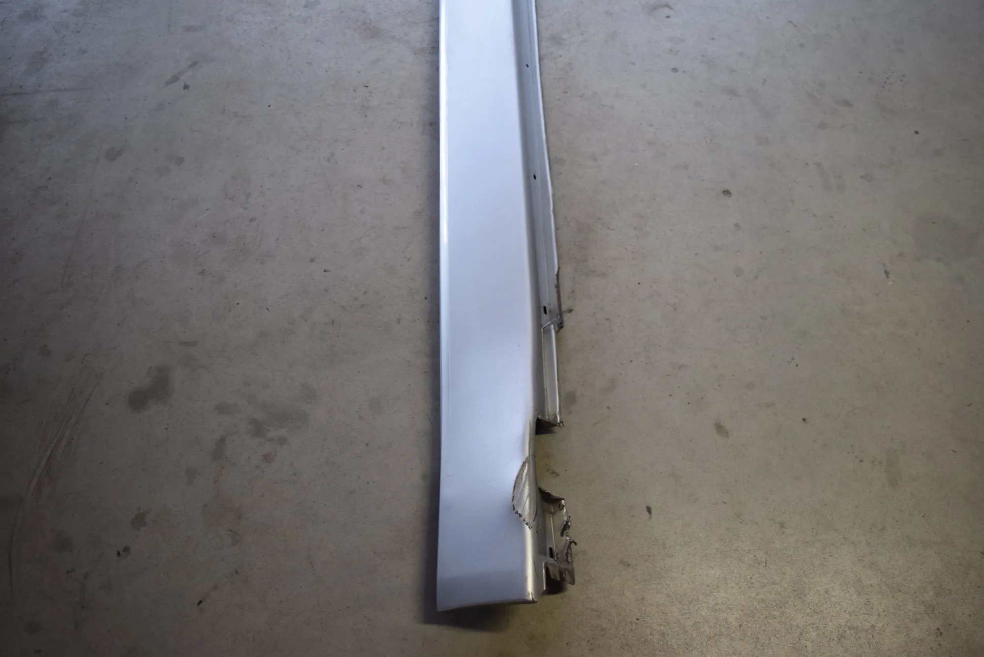 Right Side Plastic Sideskirt Cover – OEM 7034634 · BMW 7 (E65, E66, E67) BMW 7 (E65, E66, E67) 745 i 2002