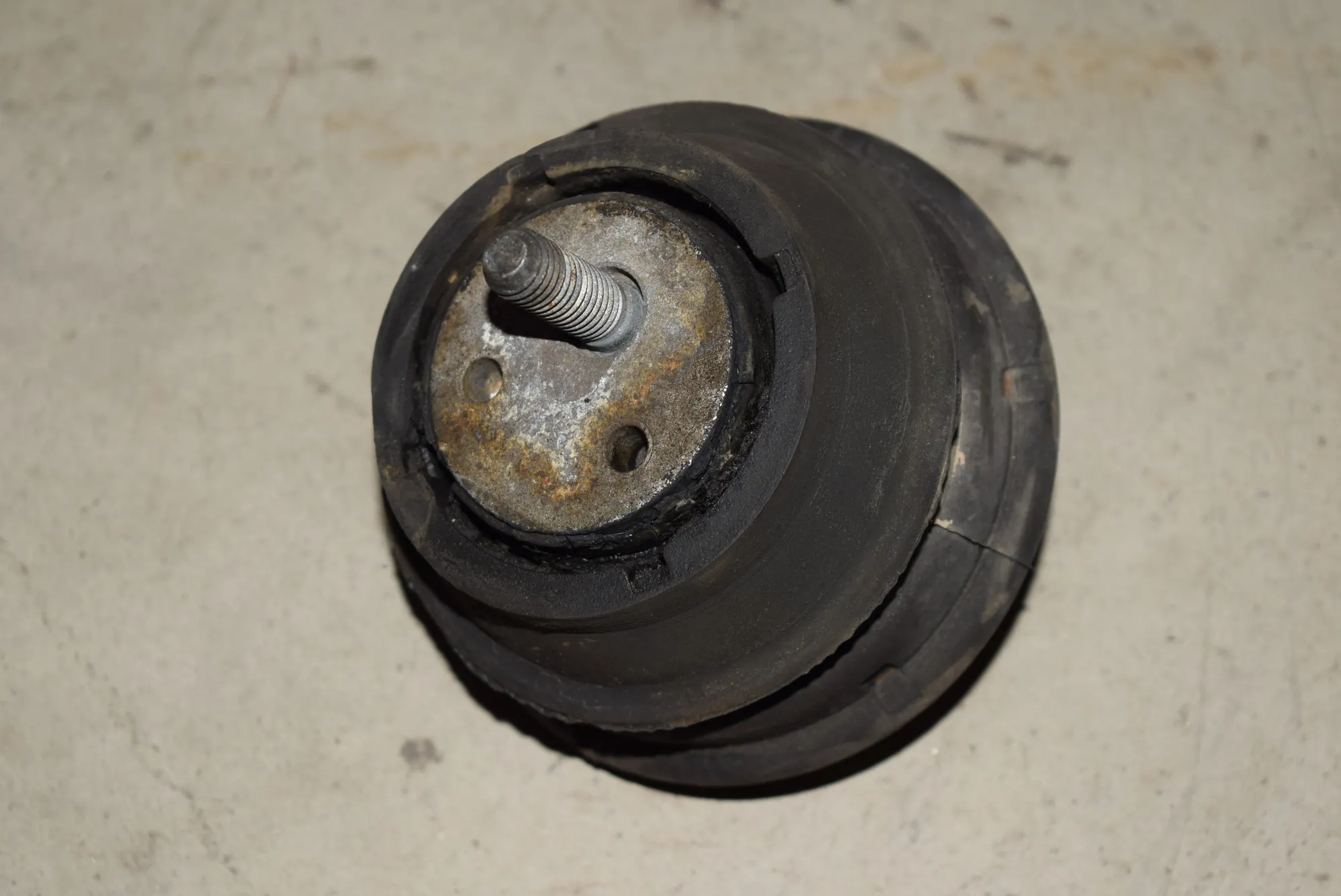 Left Side Engine Mount · BMW 5 (E39) BMW 5 (E39) 520 i 2001 – 2