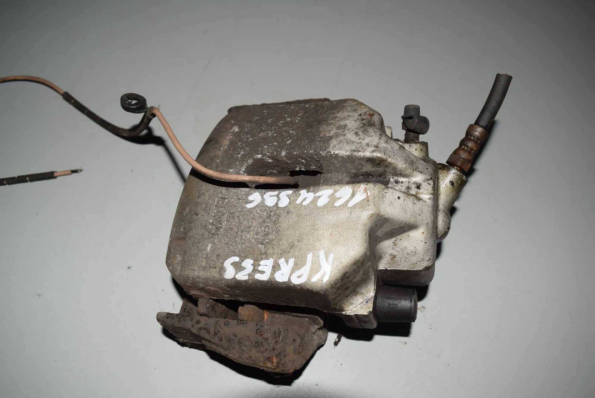 Front Left Brake Caliper · BMW 5 Touring (E39) 525 d 2000 – 2