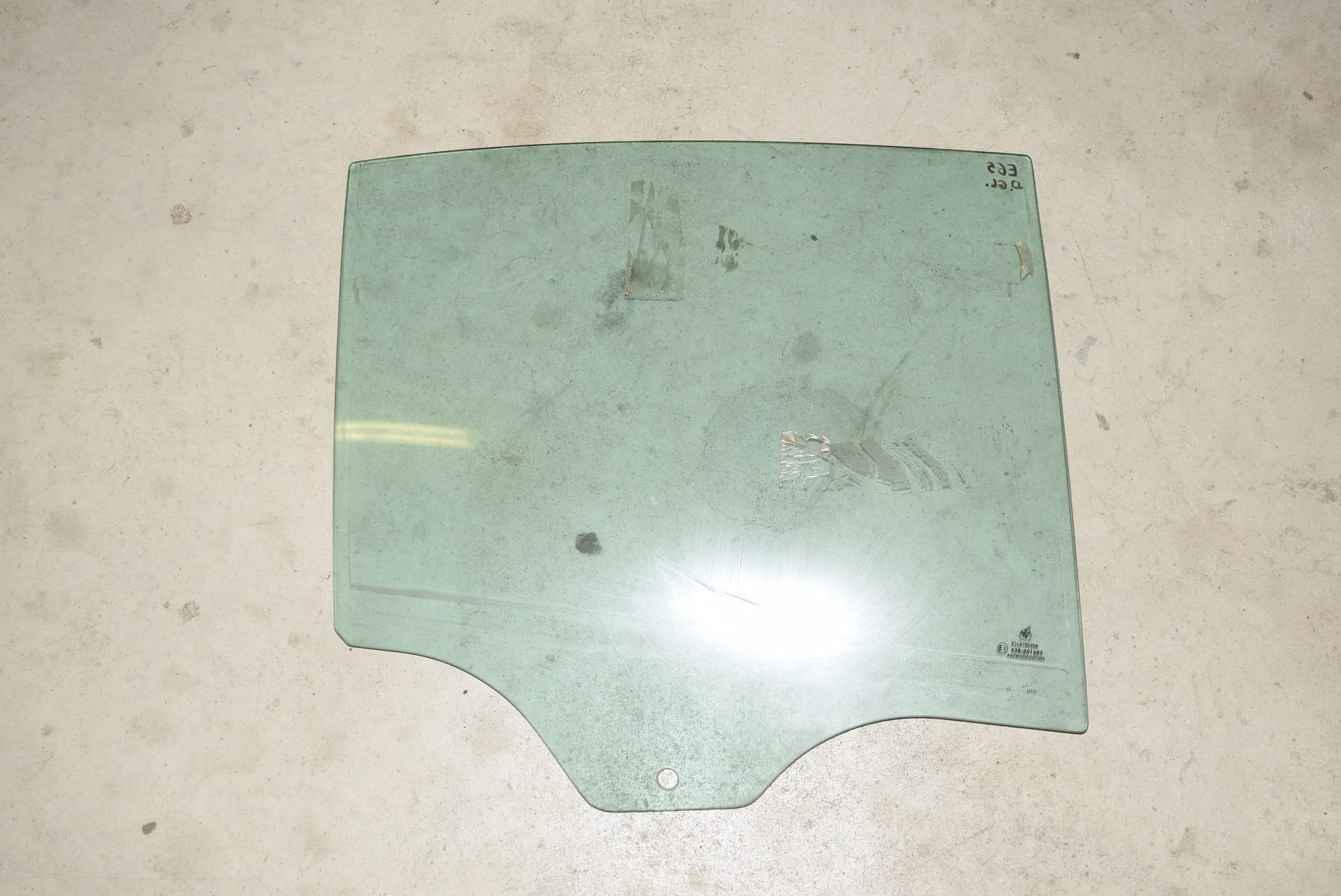 Rear Right Door Window · BMW 7 (E65, E66, E67) BMW 7 (E65, E66, E67) 735 i, Li 2001