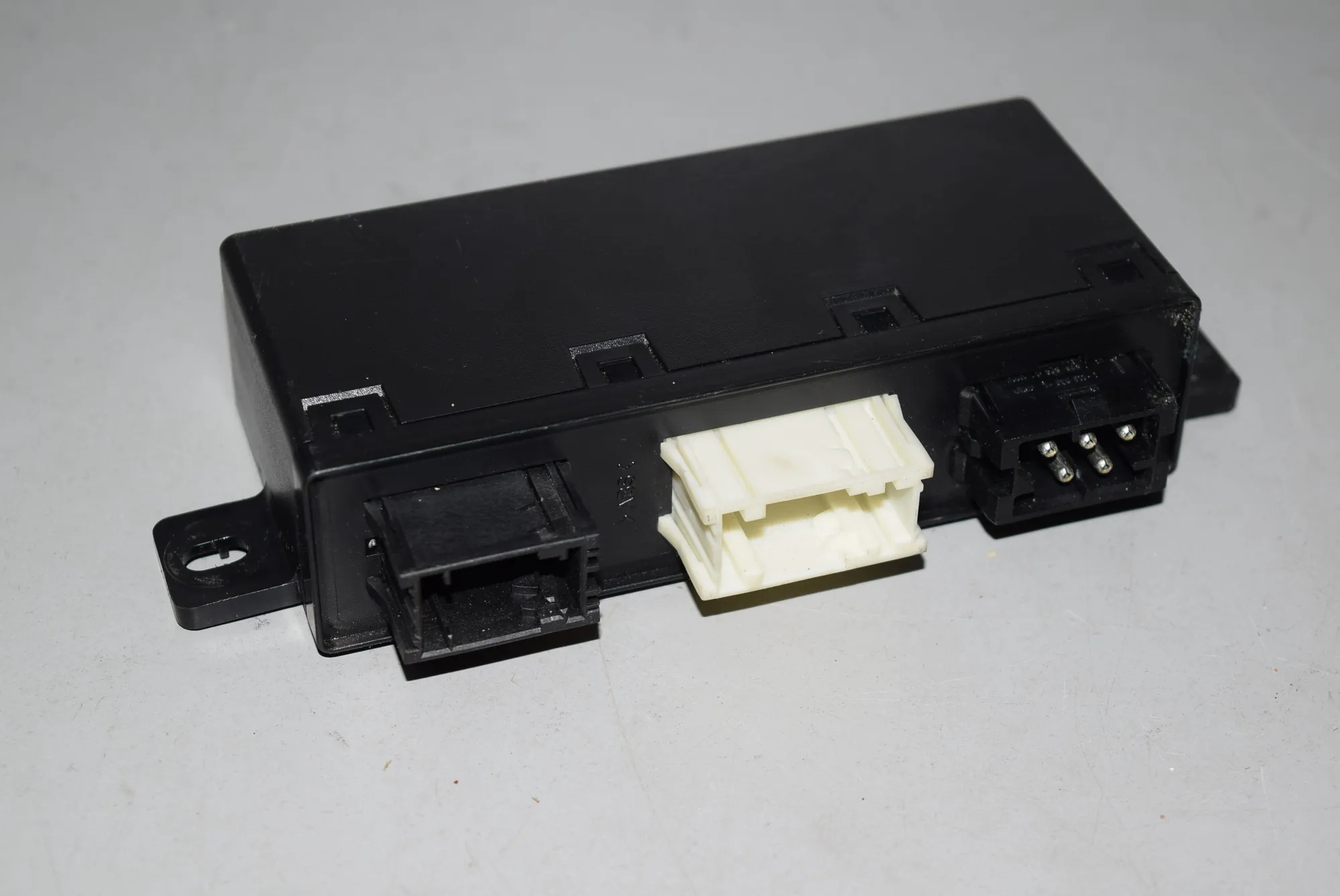 Front Right Door Control Unit – OEM 6904251 · BMW 5 (E39) BMW 5 (E39) 1999
