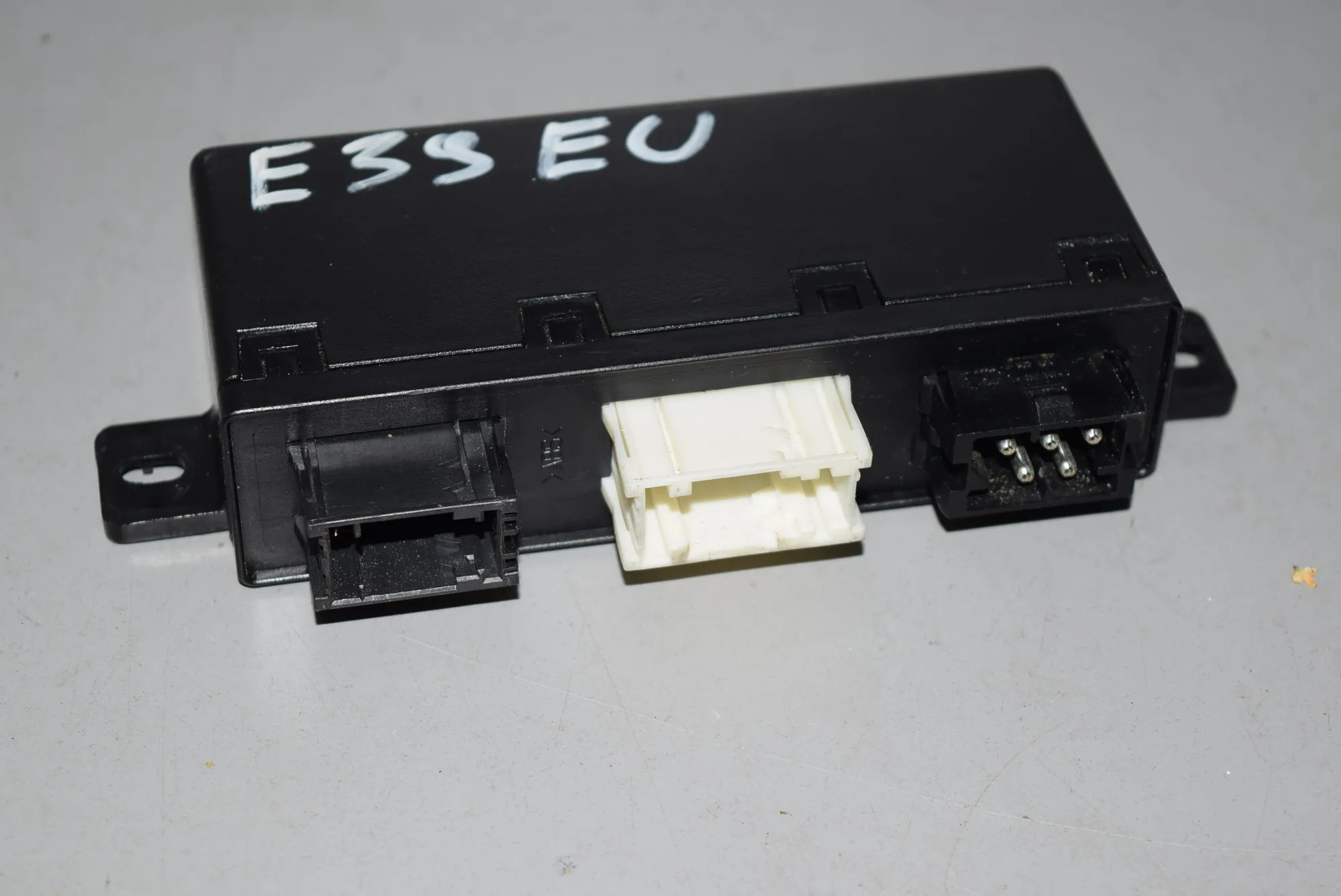 Front Left Door Control Unit – OEM 69042456904255 · BMW 5 (E39) BMW 5 (E39) 2000