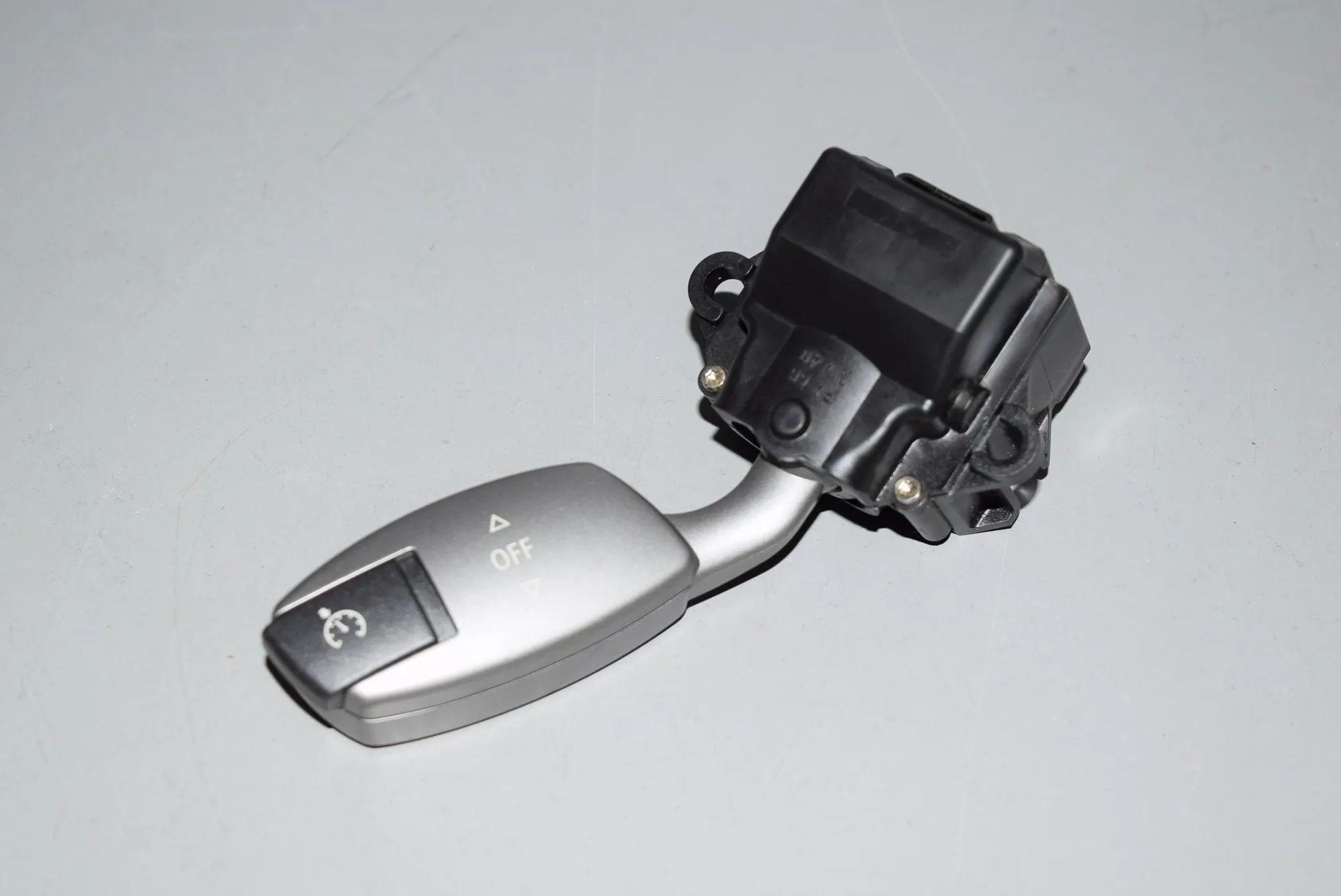 Other Interior Parts – OEM 6959986 · BMW 7 (E65, E66, E67) BMW 7 (E65, E66, E67) 2002