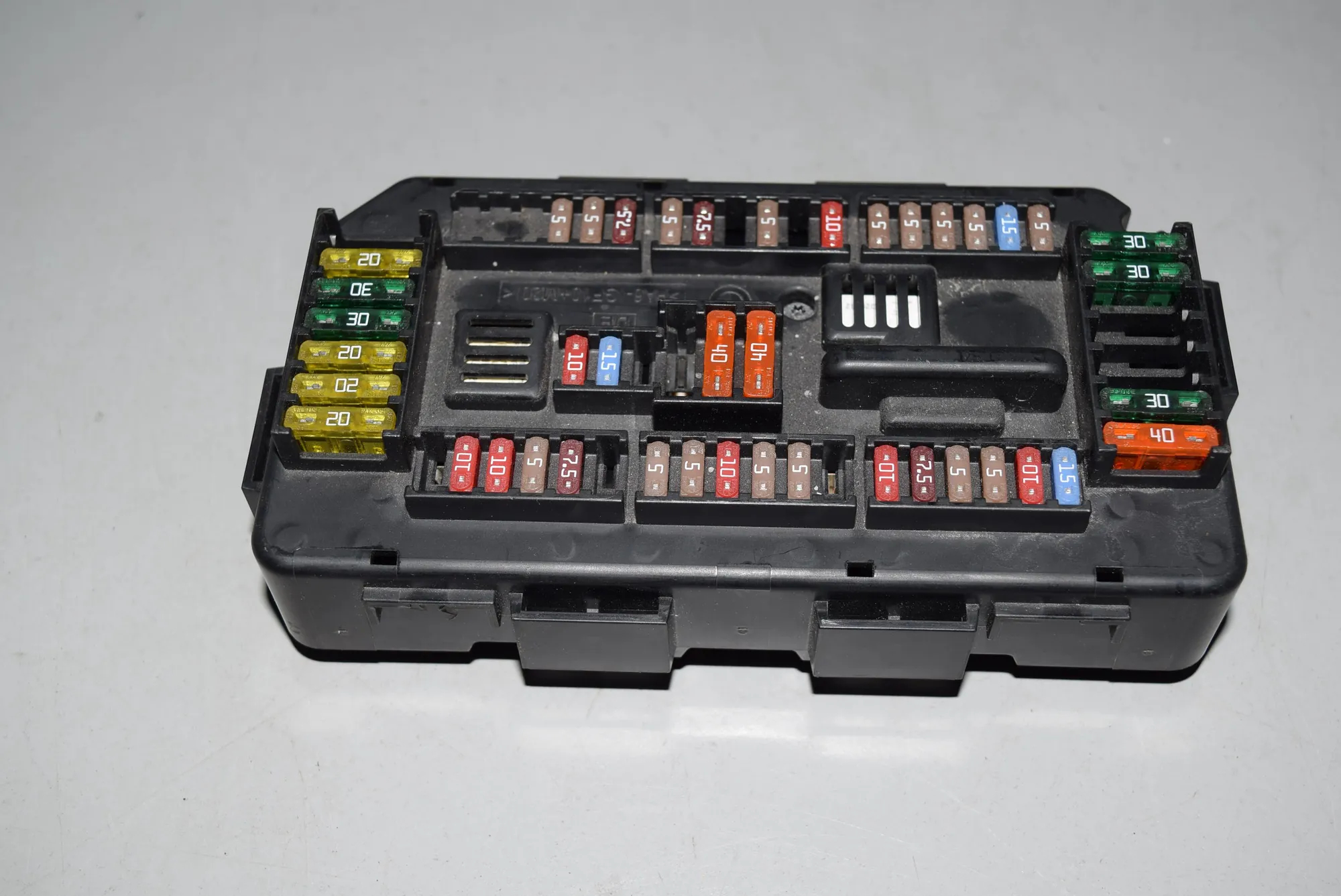 Fuse Box – OEM 9224879 · BMW 3 (F30, F80) BMW 3 (F30, F80) 2012 – 4