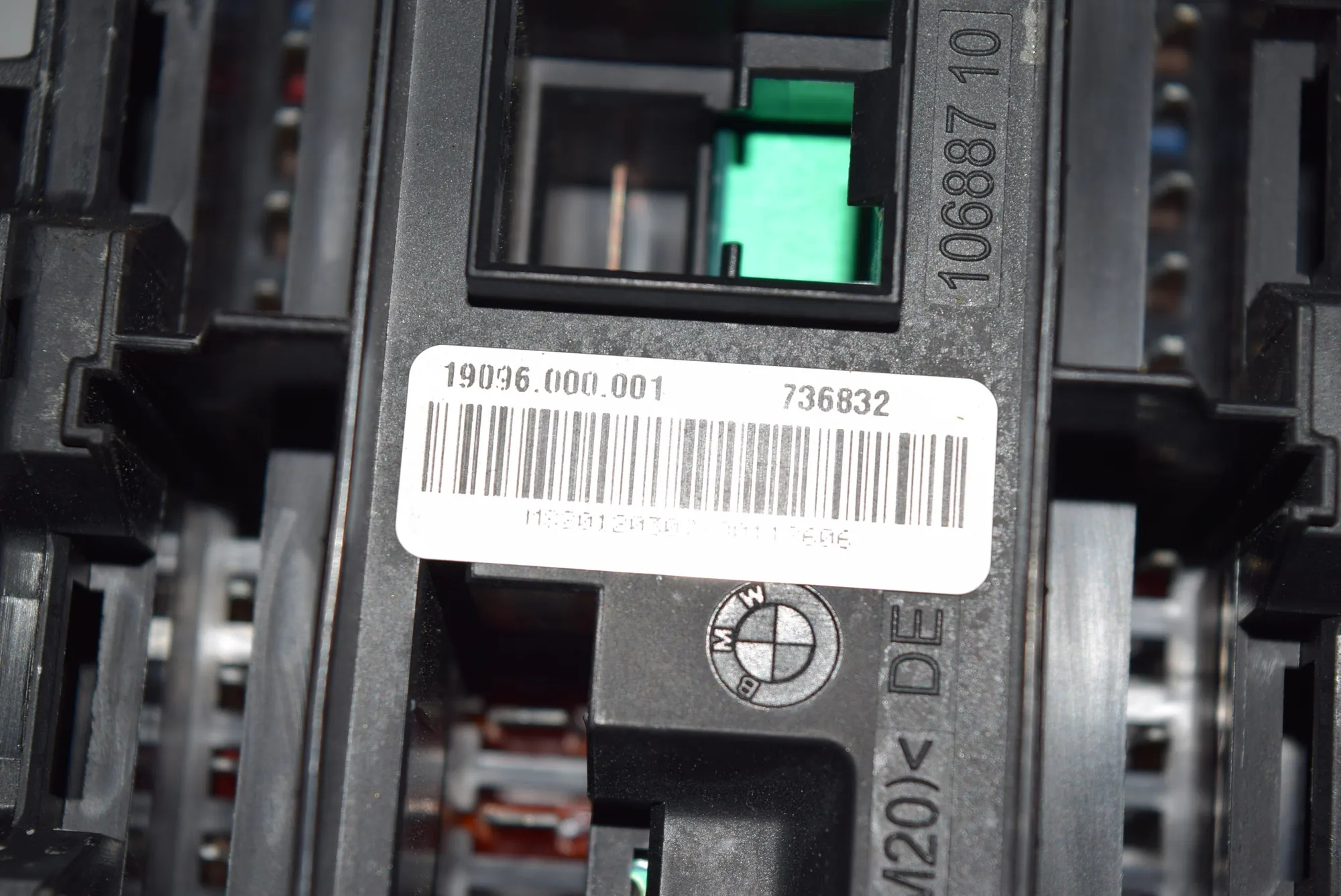 Fuse Box – OEM 9224879 · BMW 3 (F30, F80) BMW 3 (F30, F80) 2012 – 3