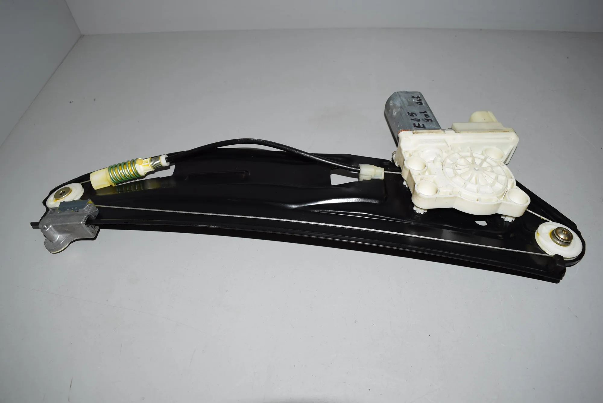 Rear Right Door Window Regulator – OEM 7024814 · BMW 7 (E65, E66, E67) BMW 7 (E65, E66, E67) 745 i, Li 2001