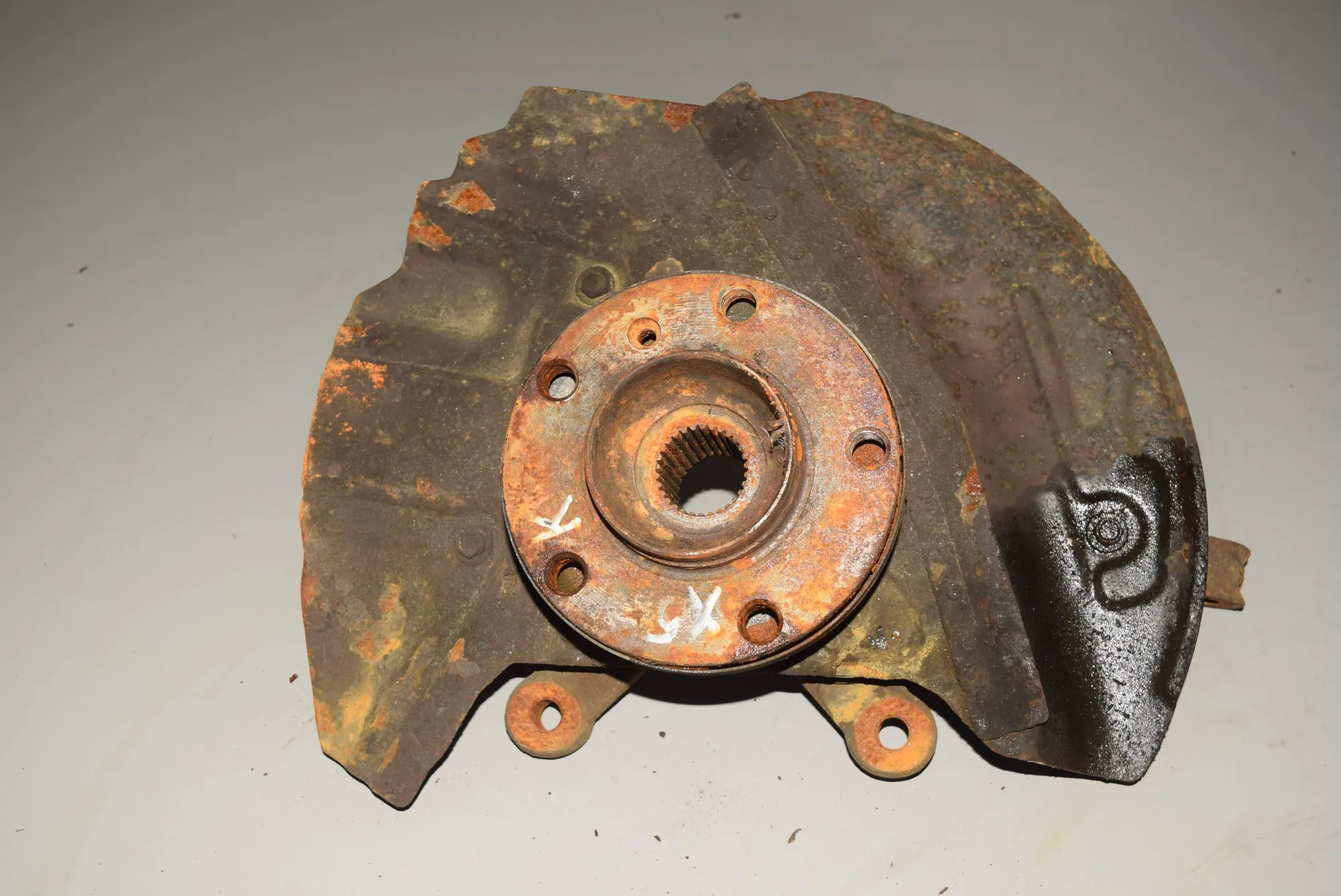 Front Left Wheel Hub · BMW X5 (E53) 4.4 i 2001