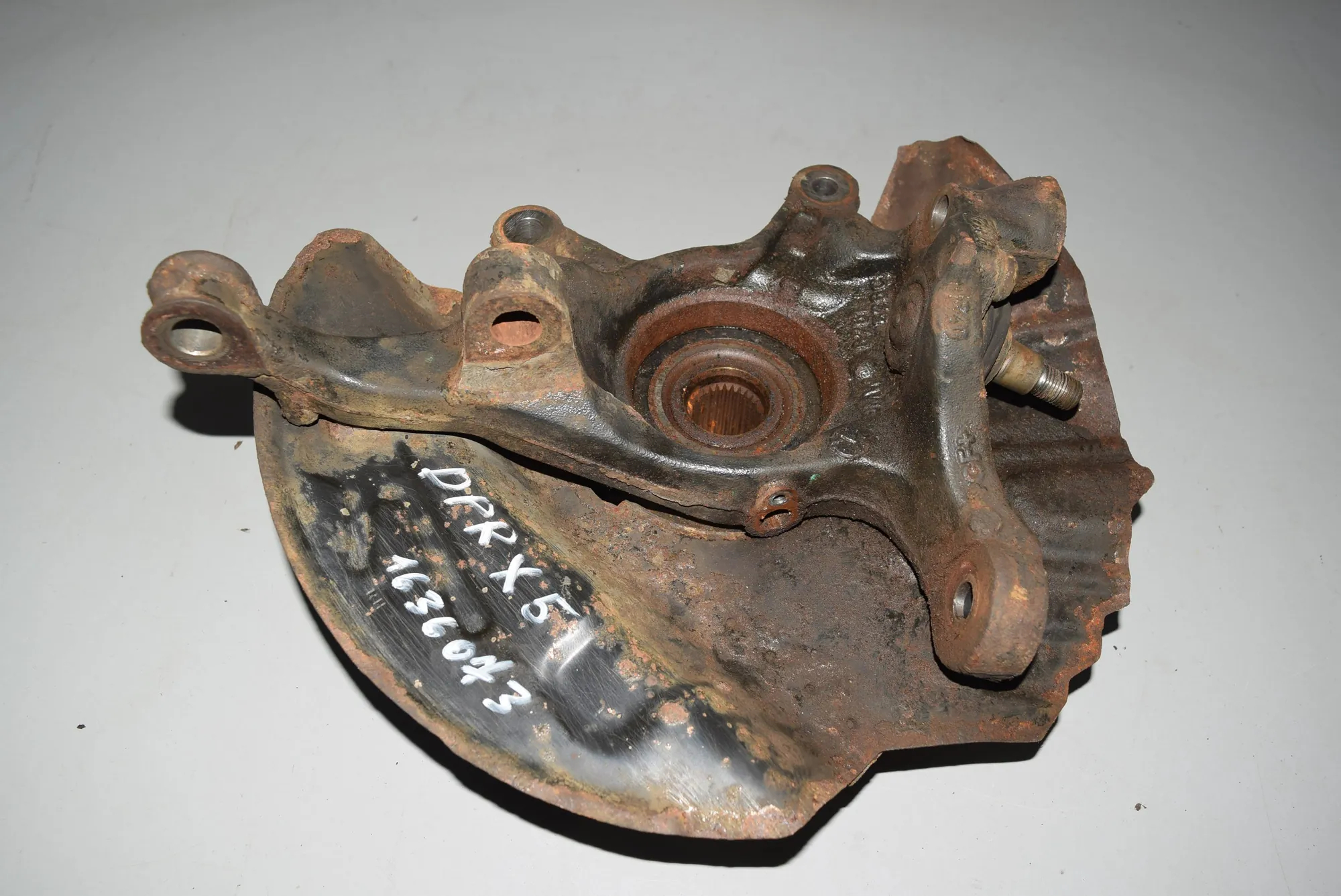 Front Right Wheel Hub · BMW X5 (E53) 2005