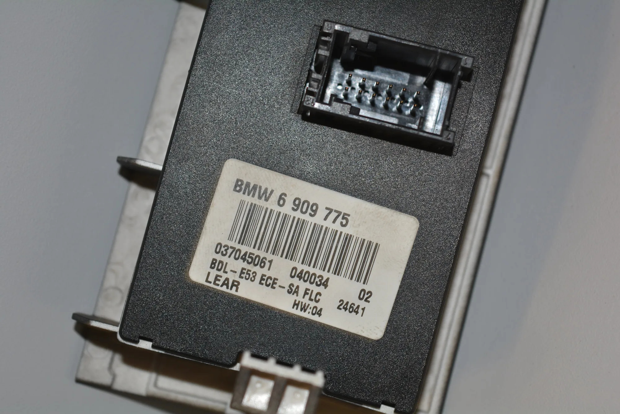Headlight Switch Control Unit – OEM 6909775 · BMW X5 (E53) 4.6 is 2003 – 3