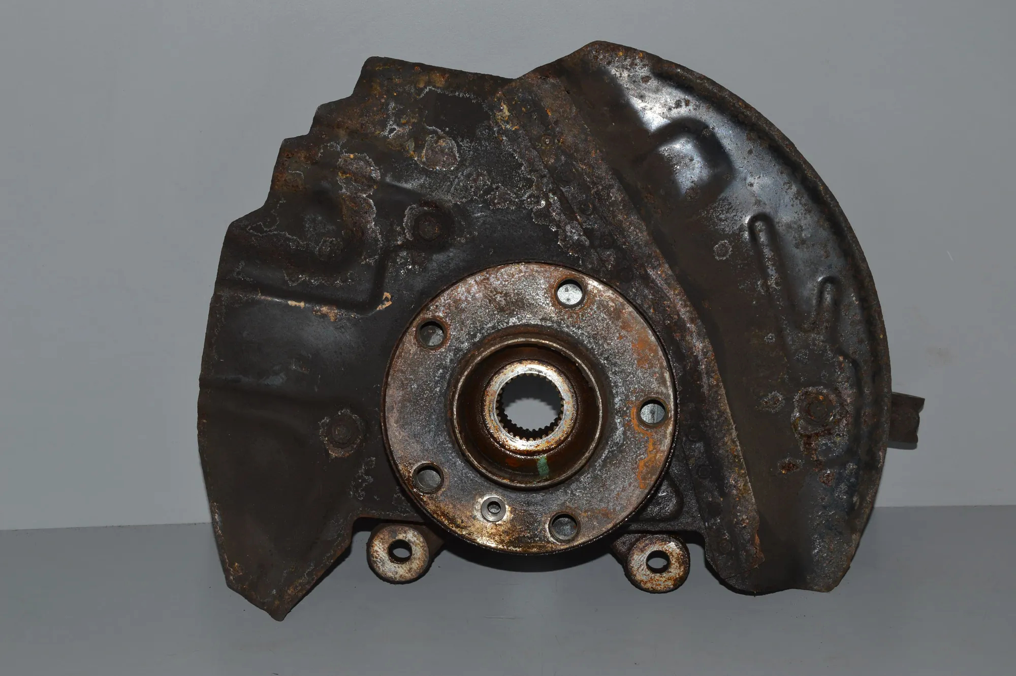 Front Left Wheel Hub · BMW X5 (E53) 4.6 is 2003 – 3