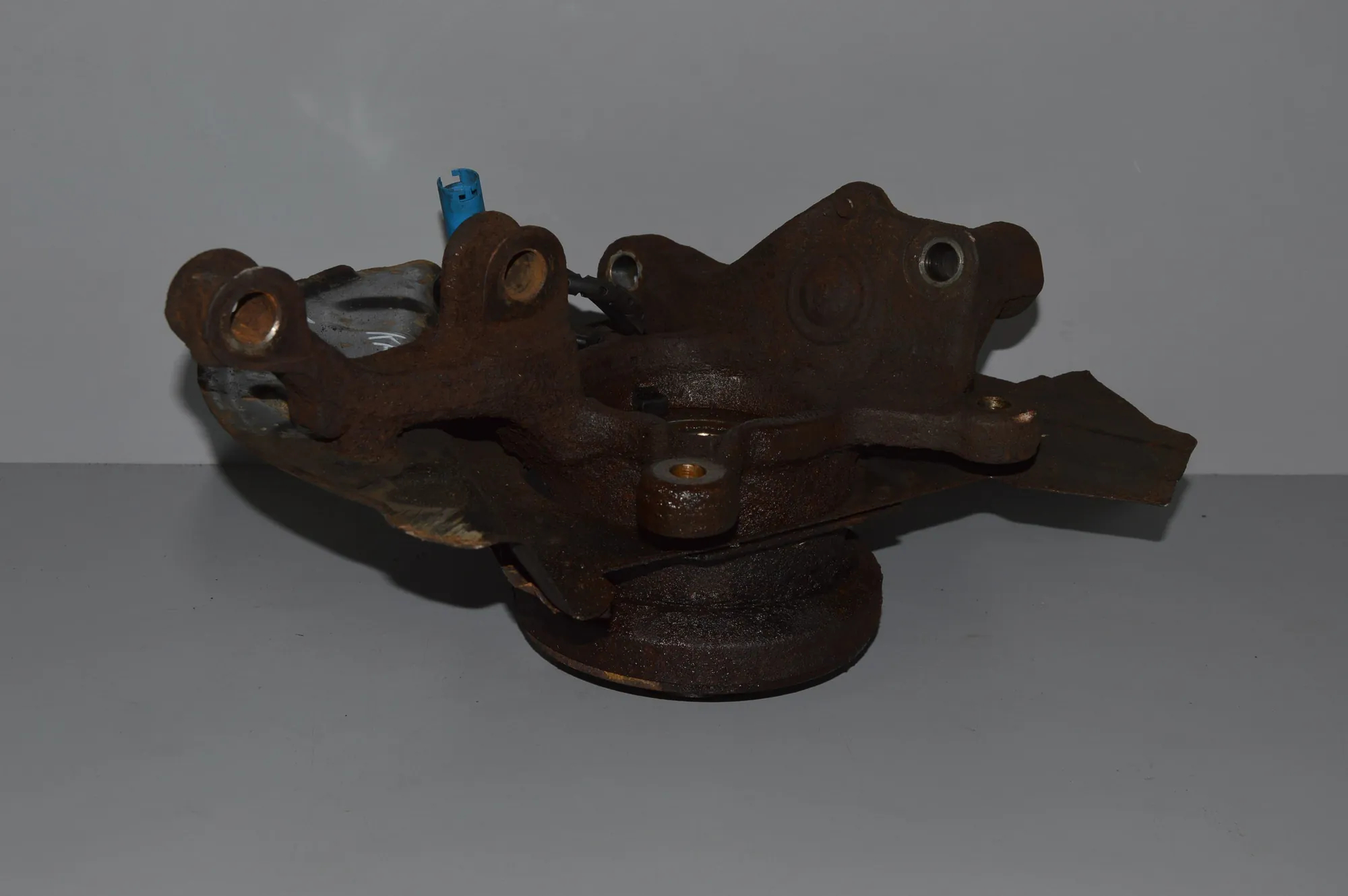 Front Left Wheel Hub · BMW X5 (E53) 4.6 is 2003