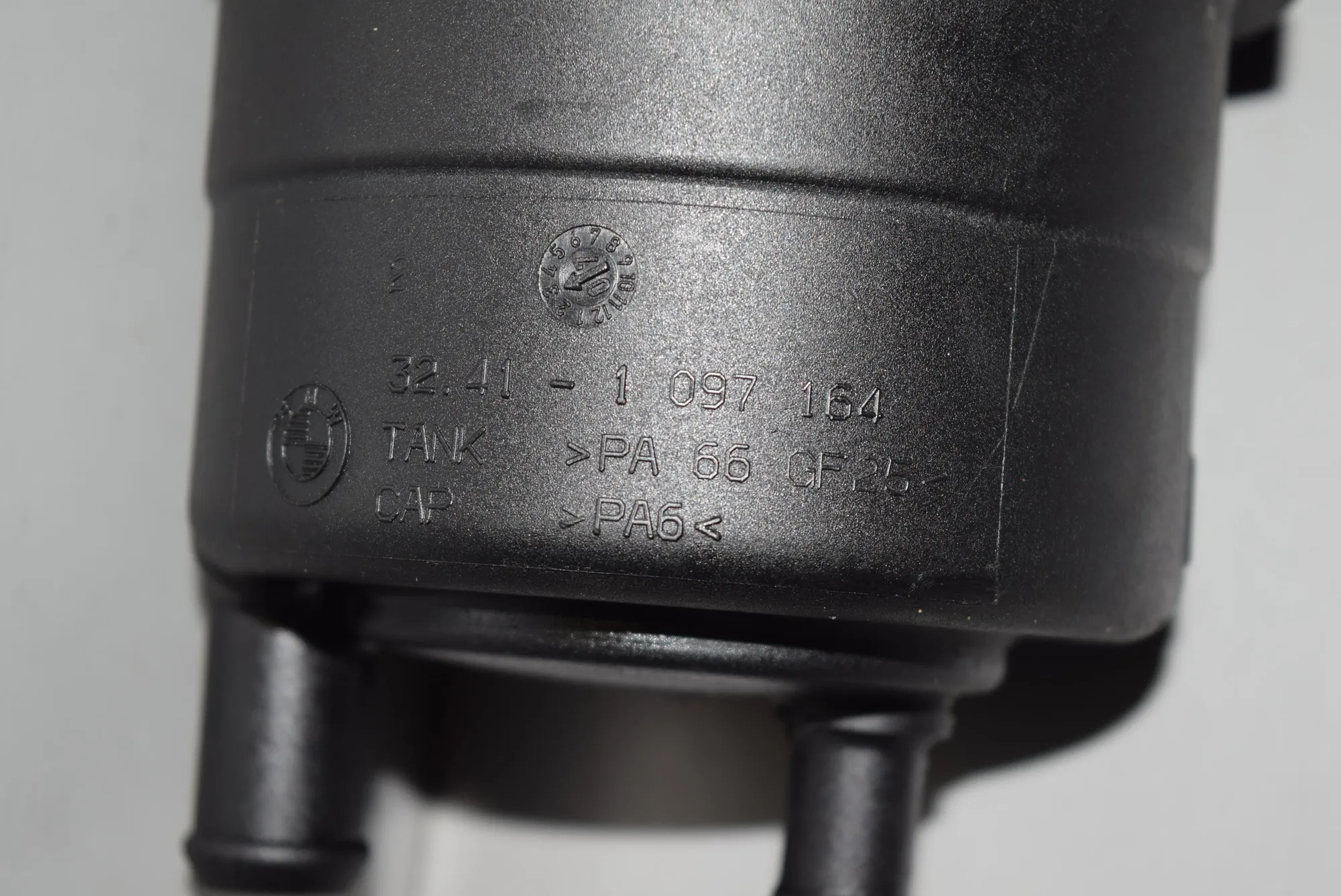 Power Steering Pump Tank – OEM 1097164 · BMW 5 (E60) 530 d 2007