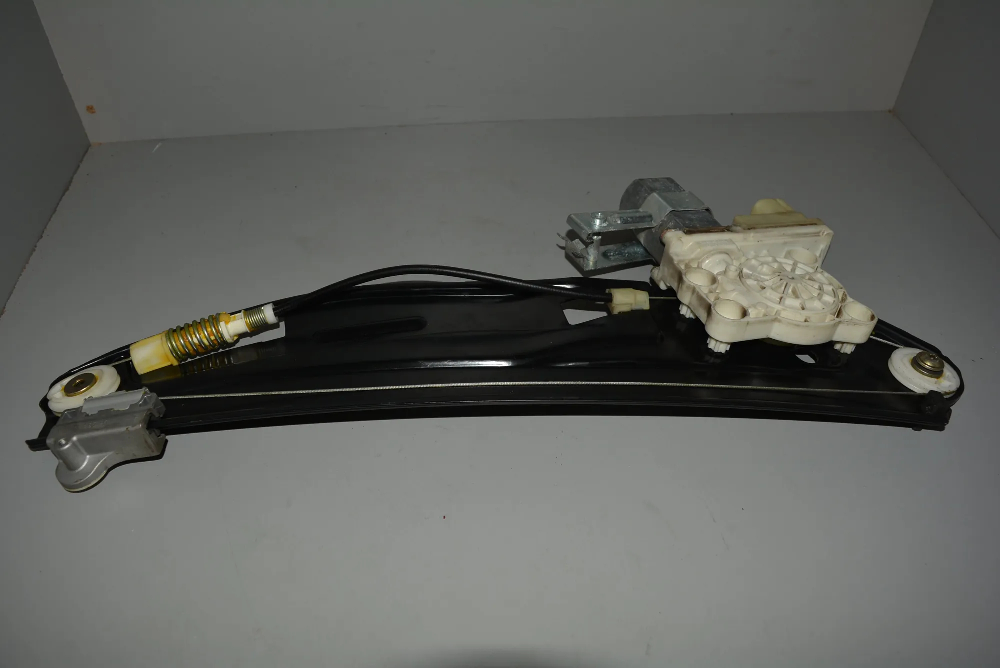 Rear Right Door Window Regulator – OEM 7024814 · BMW 7 (E65, E66, E67) 745 i, Li 2001
