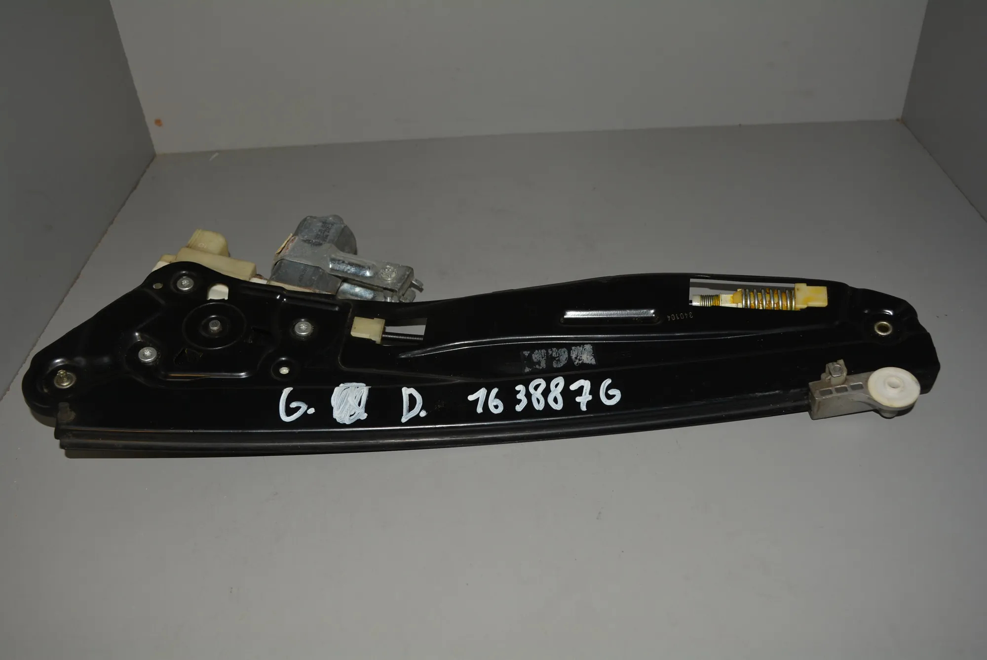 Rear Right Door Window Regulator – OEM 7024814 · BMW 7 (E65, E66, E67) 745 i, Li 2001 – 2