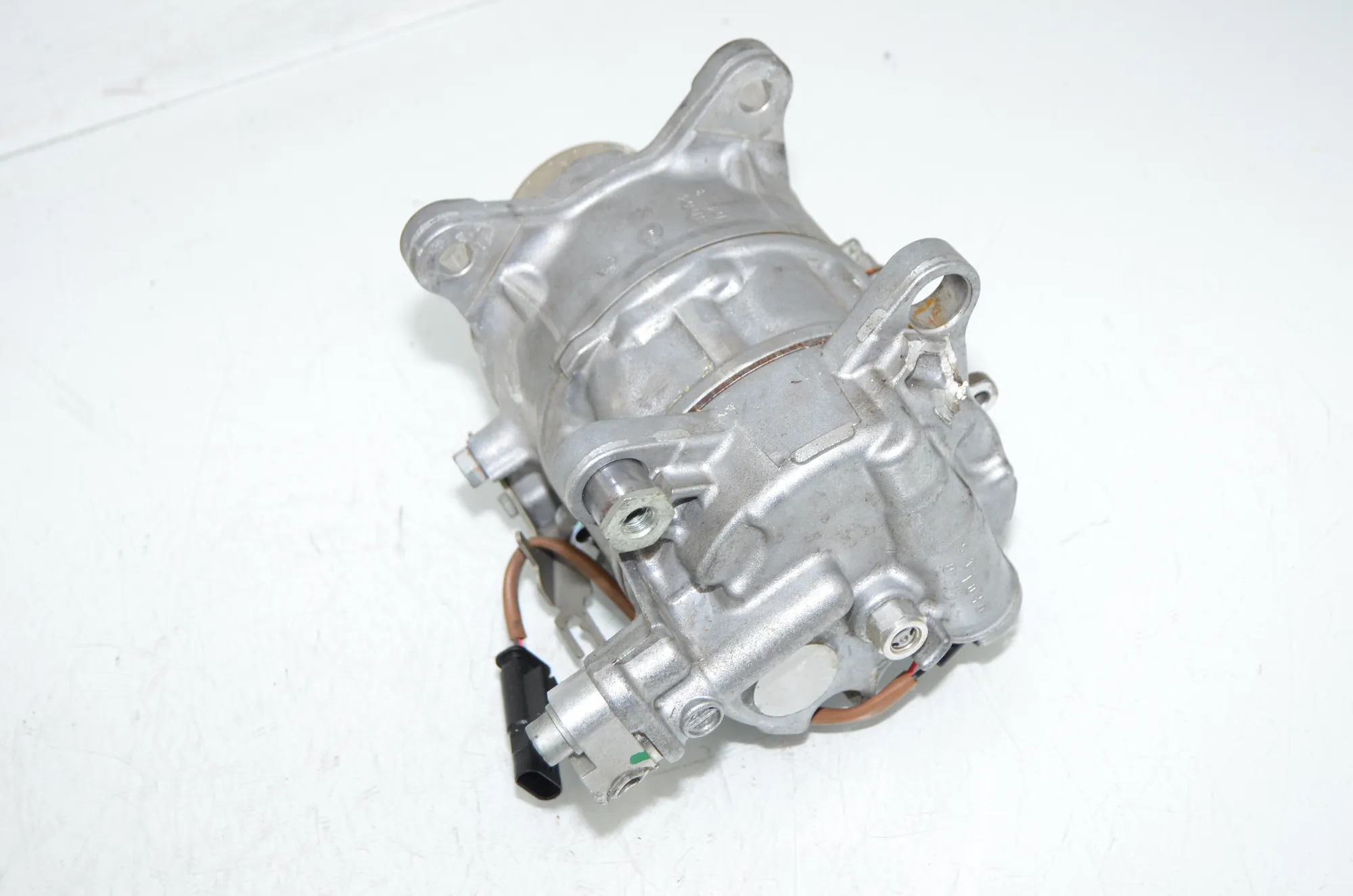 Air Condition A/C Pump – OEM 9482996 · BMW 3 Touring (G21) (2019 - -) 320 i 2023 – 4