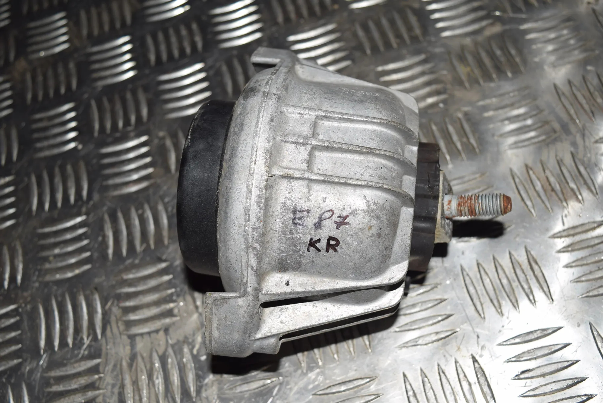Left Side Engine Mount – OEM 6768799 · BMW 1 (E87) 118 d 2008 – 2