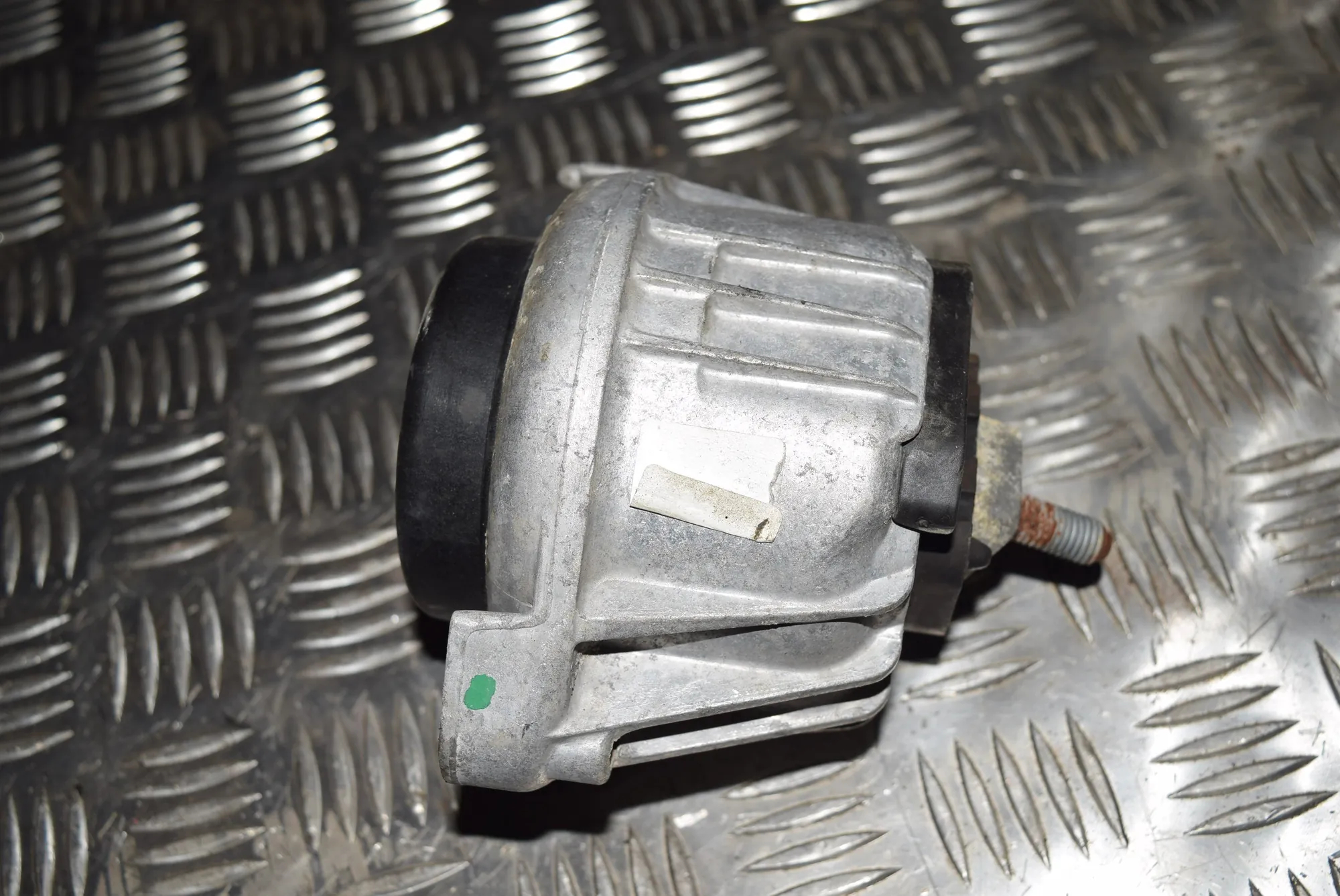 Left Side Engine Mount – OEM 6768799 · BMW 1 (E87) 118 d 2008