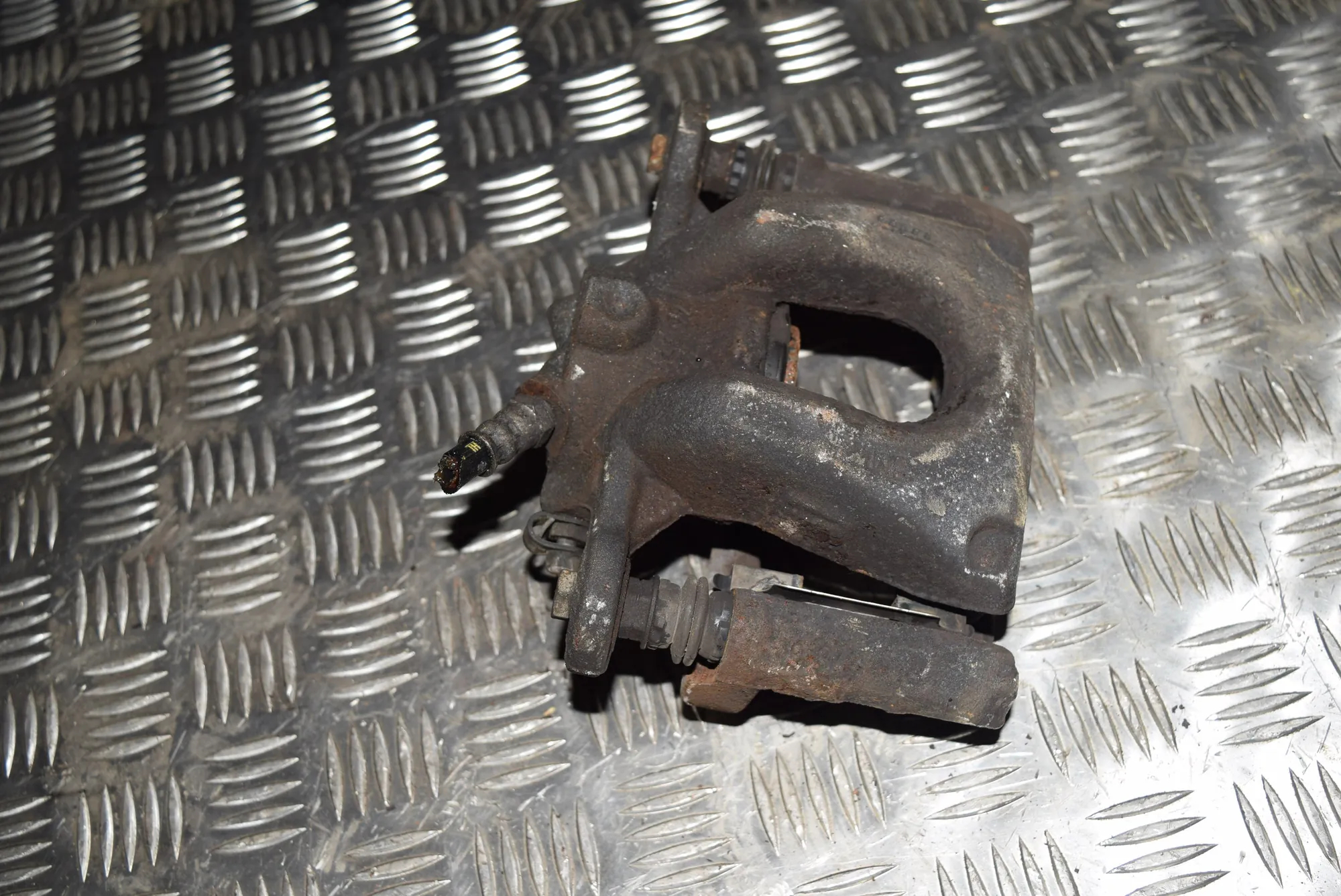 Front Left Brake Caliper · BMW 1 (E87) 118 d 2008