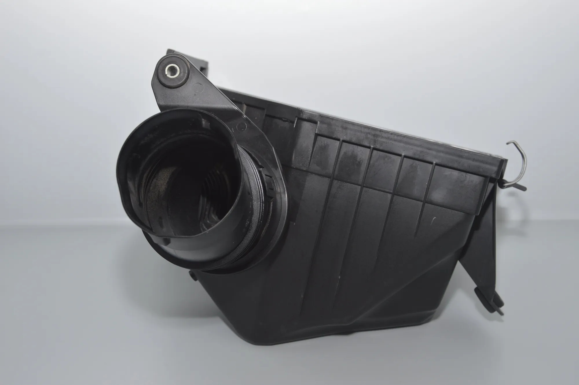 Air Filter Box – OEM 7521030 · BMW 5 (E60) 530 i 2004