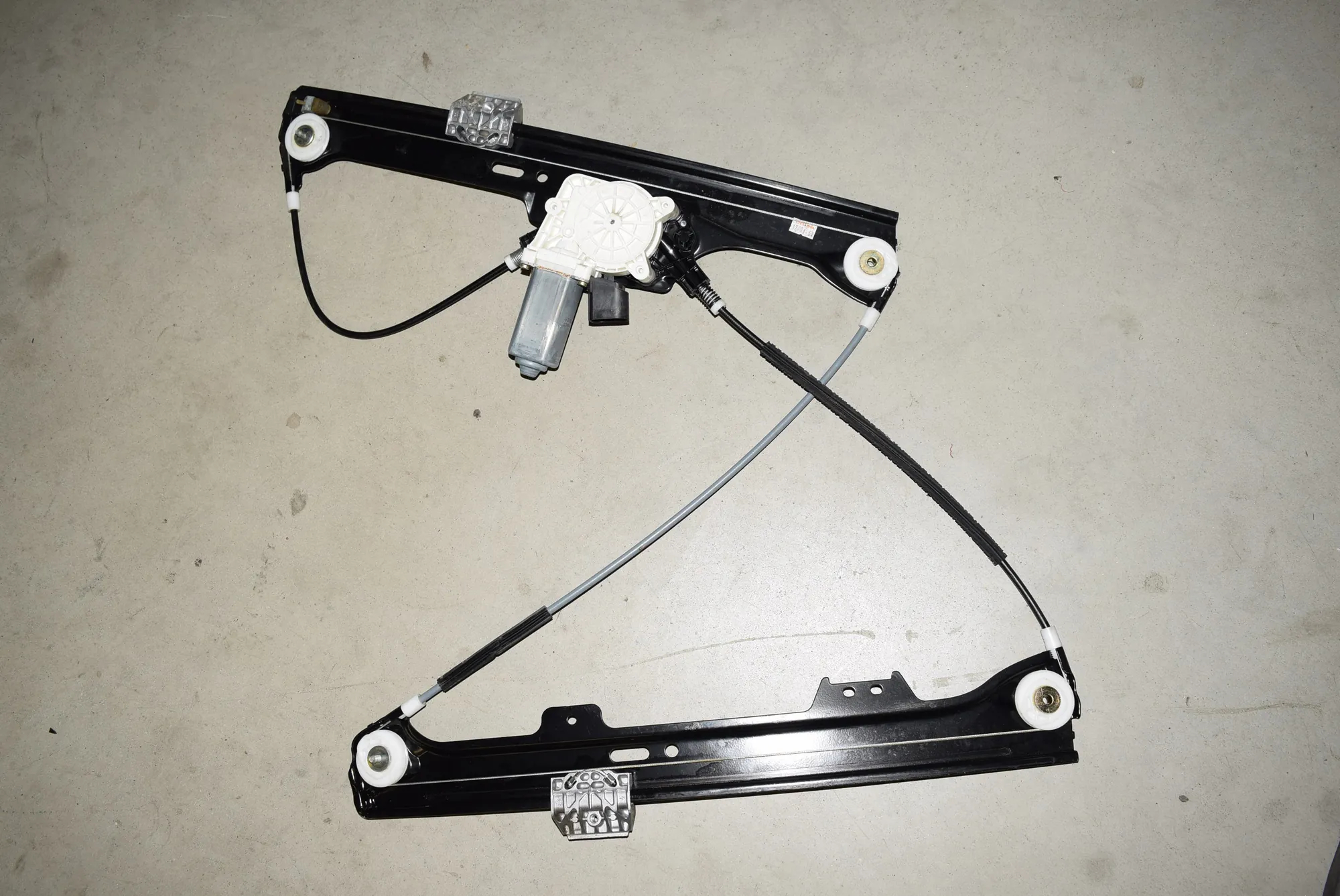 Front Left Door Window Regulator – OEM 7075667 · BMW 5 (E60) 530 i 2004 – 3