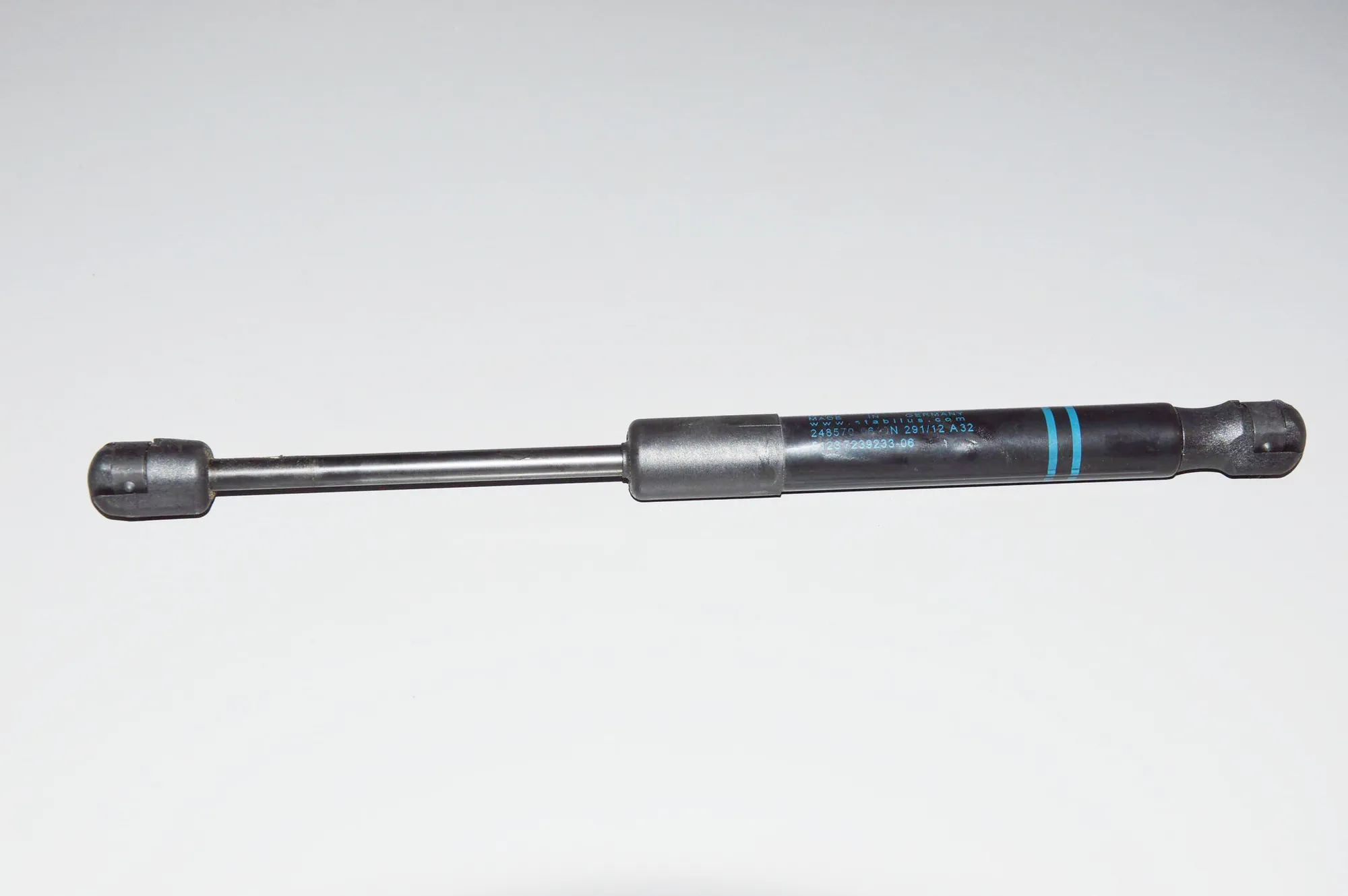 Front Right Bonnet Strut – OEM 51237239233 · BMW 1 (F20) 116 d 2012 – 3