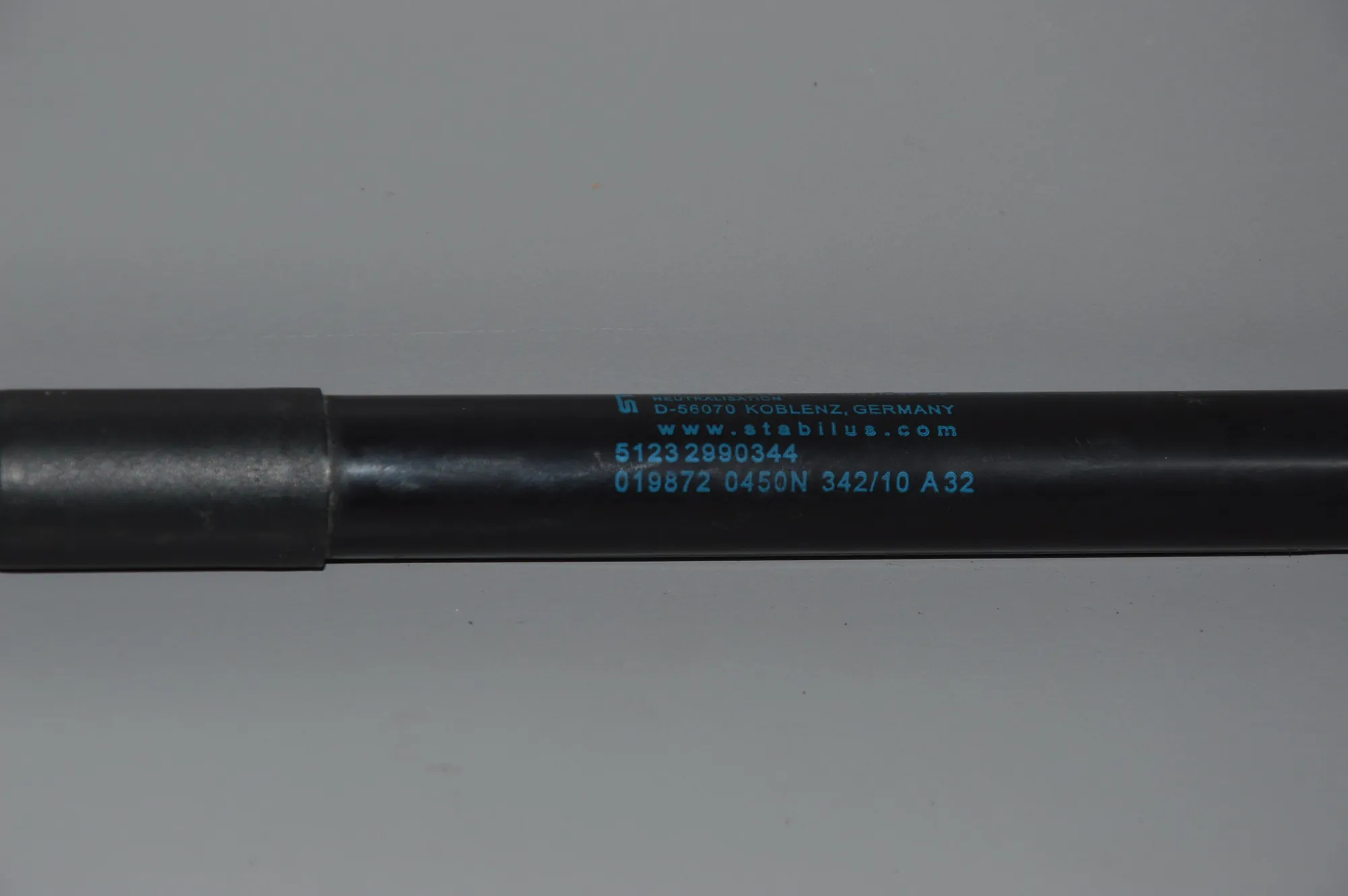 Front Right Bonnet Strut – OEM 2990344 · BMW X1 (E84) xDrive 20 d 2010
