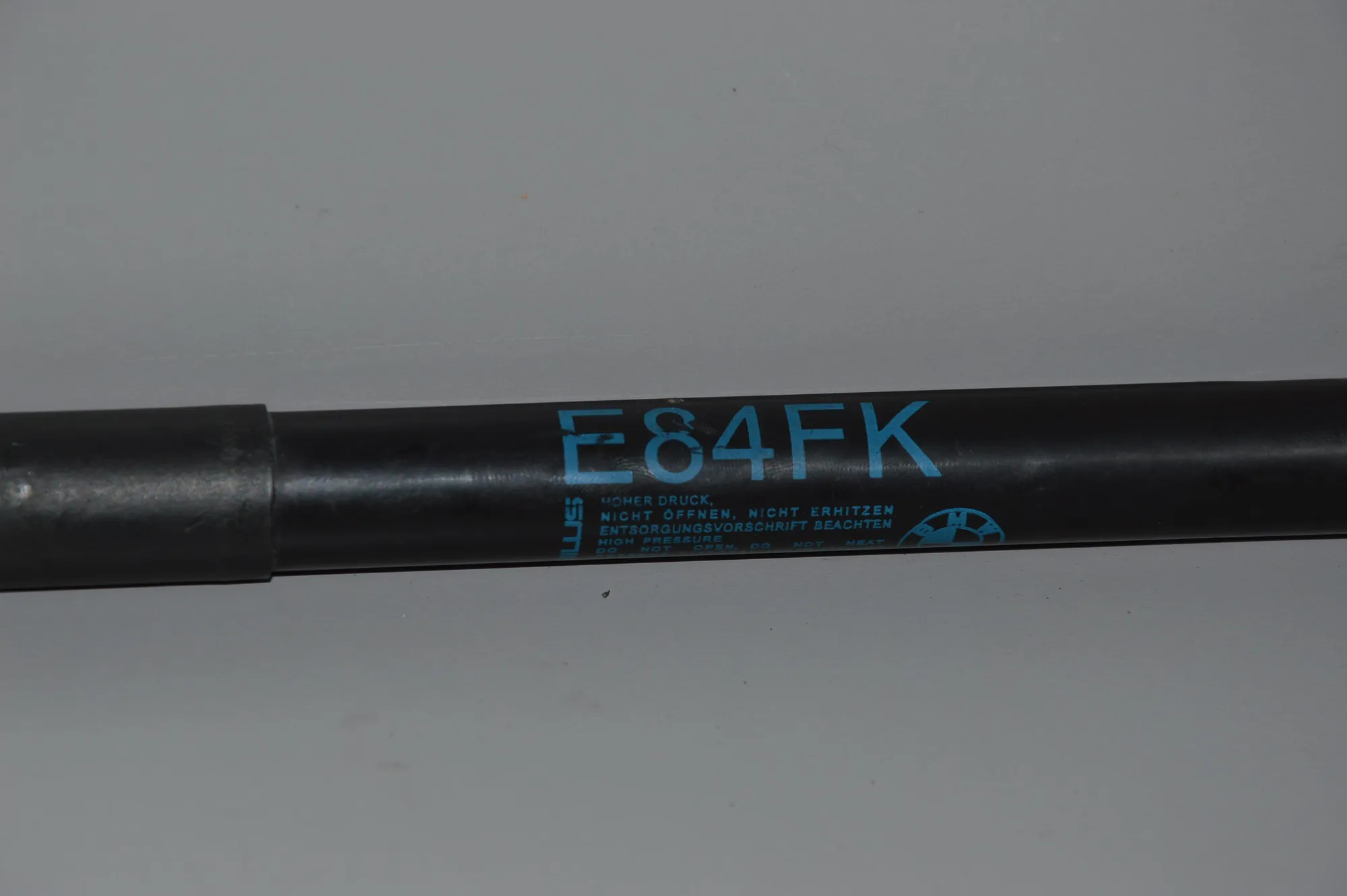 Front Right Bonnet Strut – OEM 2990344 · BMW X1 (E84) xDrive 20 d 2010 – 2