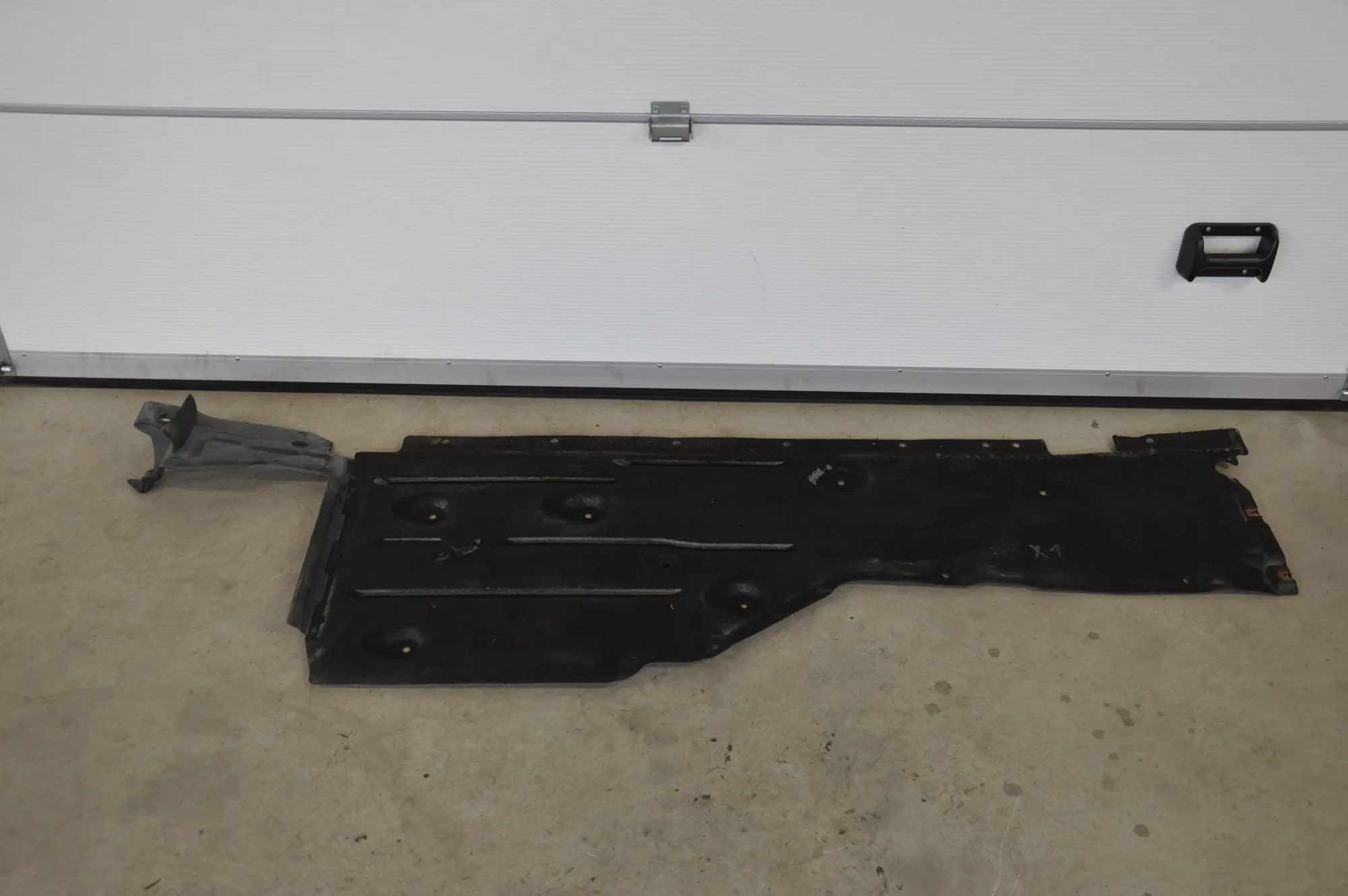 Right Side Underbody Cover · BMW X1 (E84) xDrive 20 d 2010 – 2