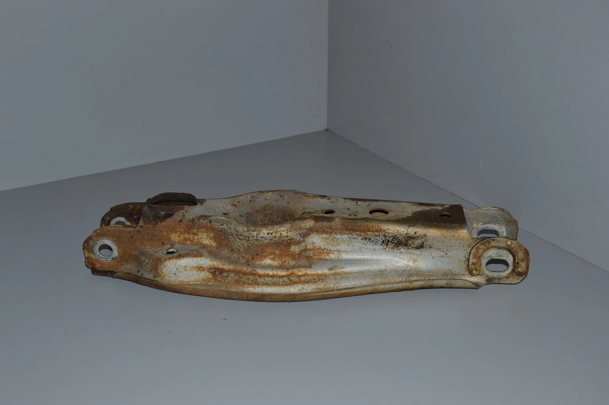 Rear Right Lower Control Arm · BMW X1 (E84) xDrive 20 d 2010